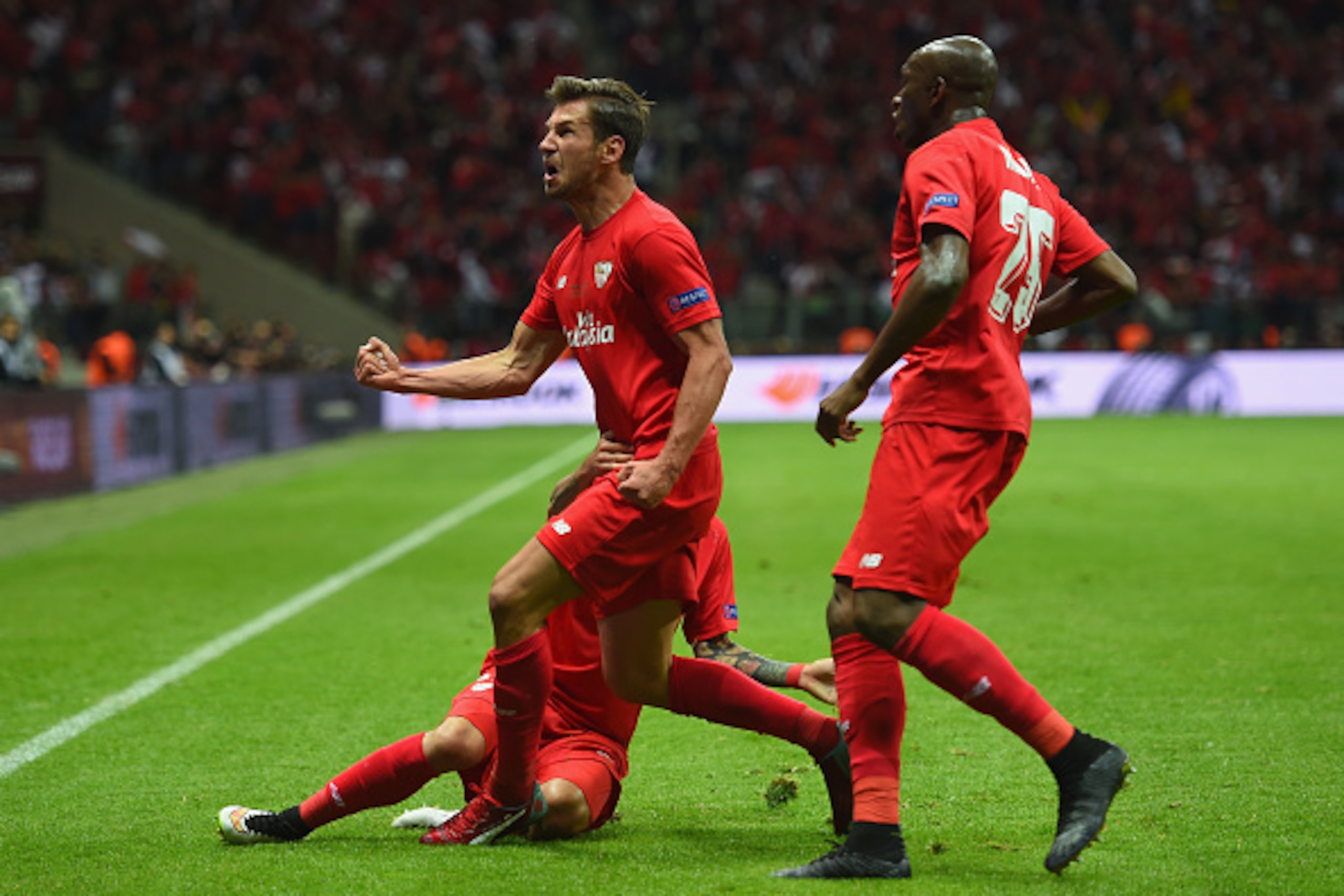 WARSAW, POLAND - MAY 27:  Grzegorz Krychowiak of FC Sevilla celebrates after scoring during the UEFA Europa League Round Final match between FC Dnipro Dnipropetrovsk and FC Sevilla on May 27, 2015 in Warsaw, Poland.  (Photo by Shaun Botterill/Getty Images