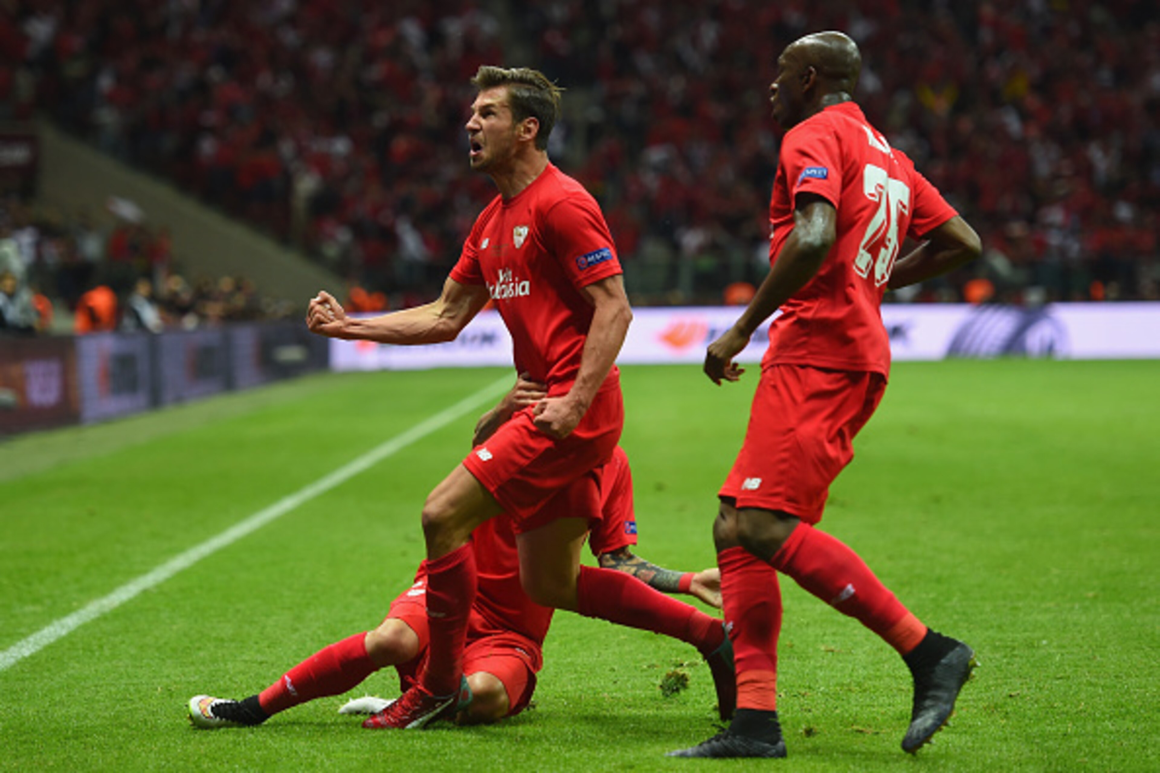 WARSAW, POLAND - MAY 27:  Grzegorz Krychowiak of FC Sevilla celebrates after scoring during the UEFA Europa League Round Final match between FC Dnipro Dnipropetrovsk and FC Sevilla on May 27, 2015 in Warsaw, Poland.  (Photo by Shaun Botterill/Getty Images