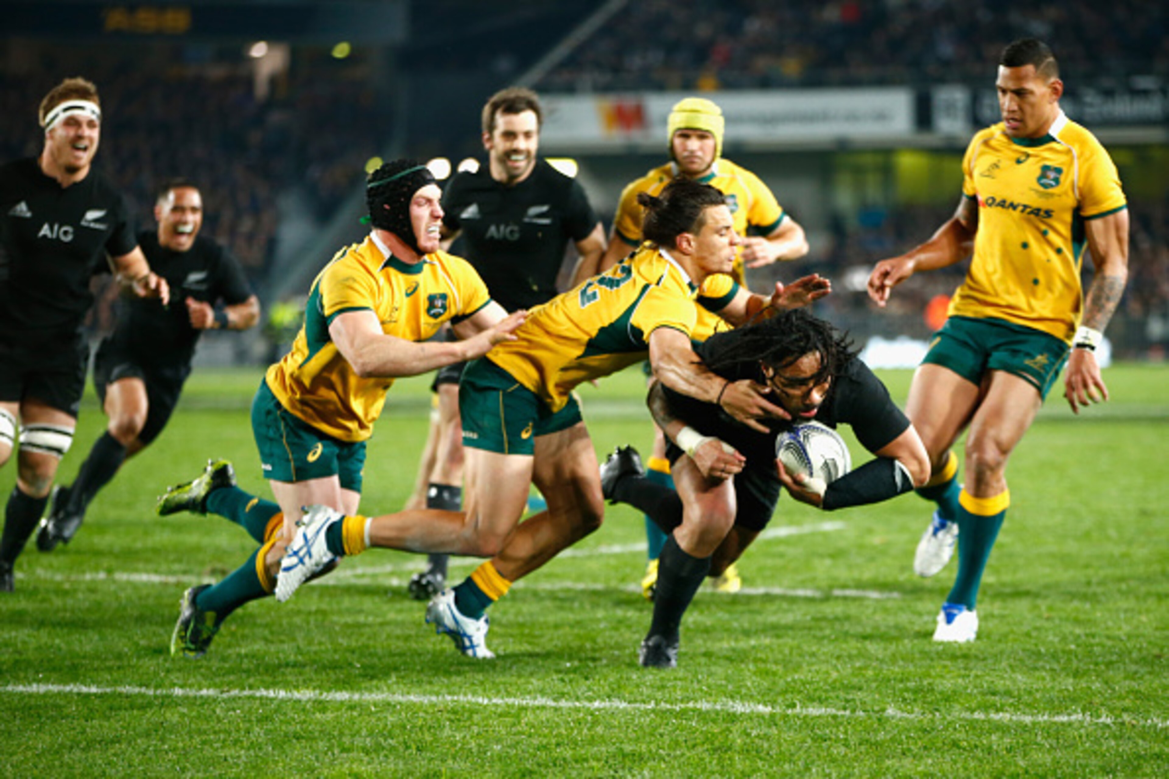 AUCKLAND, NEW ZEALAND - AUGUST 15:  Ma'a Nonu of the All Blacks scores a try  during The Rugby Championship, Bledisloe Cup match between the New Zealand All Blacks and the Australian Wallabies at Eden Park on August 15, 2015 in Auckland, New Zealand.  (Ph