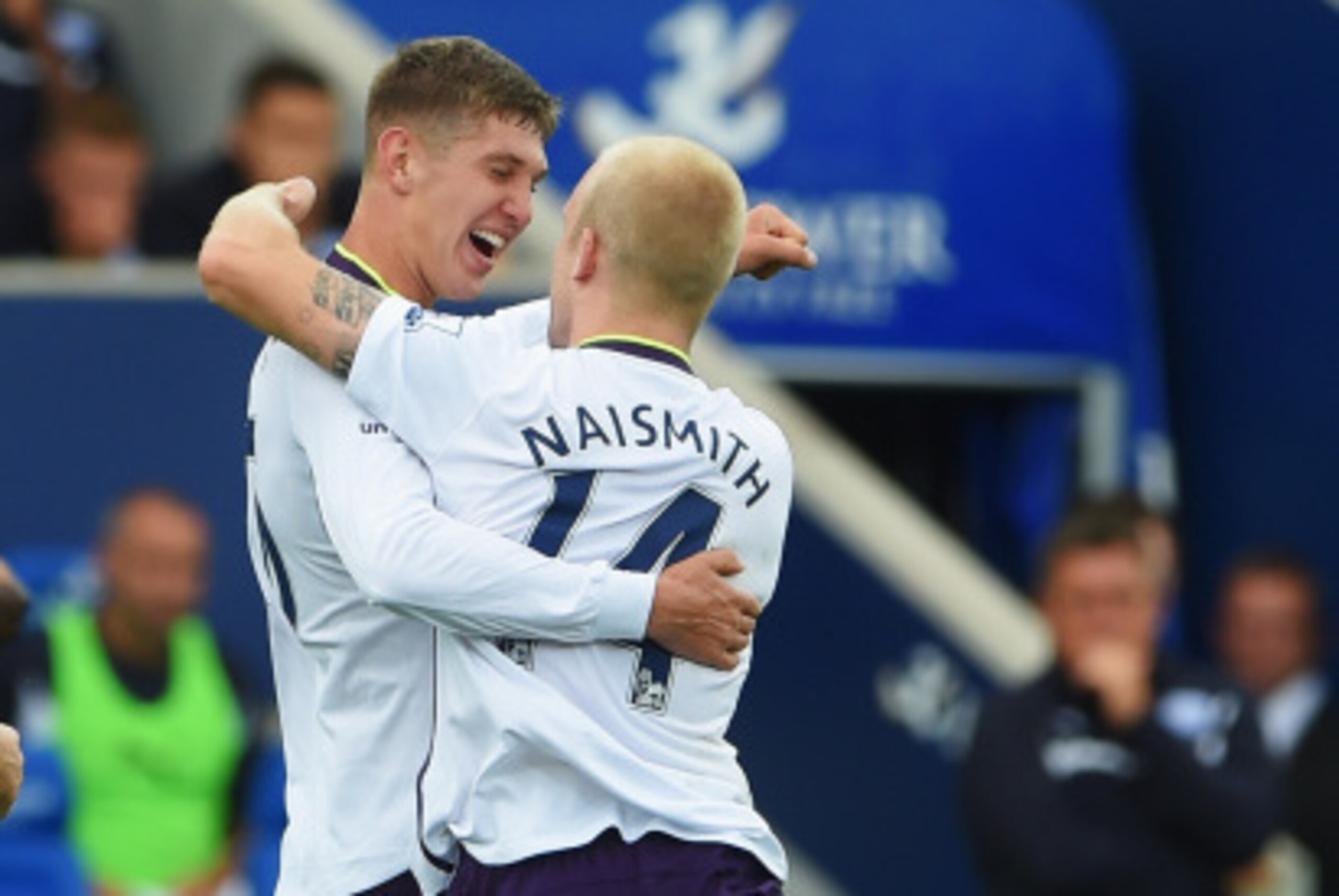 LEICESTER, ENGLAND - AUGUST 16:  Steven Naismith of Everton (r) celebrates scoring his team's second goal with John Stones (l) during the Barclays Premier League match between Leicester City and Everton at the King Power Stadium on August 16, 2014 in Leic