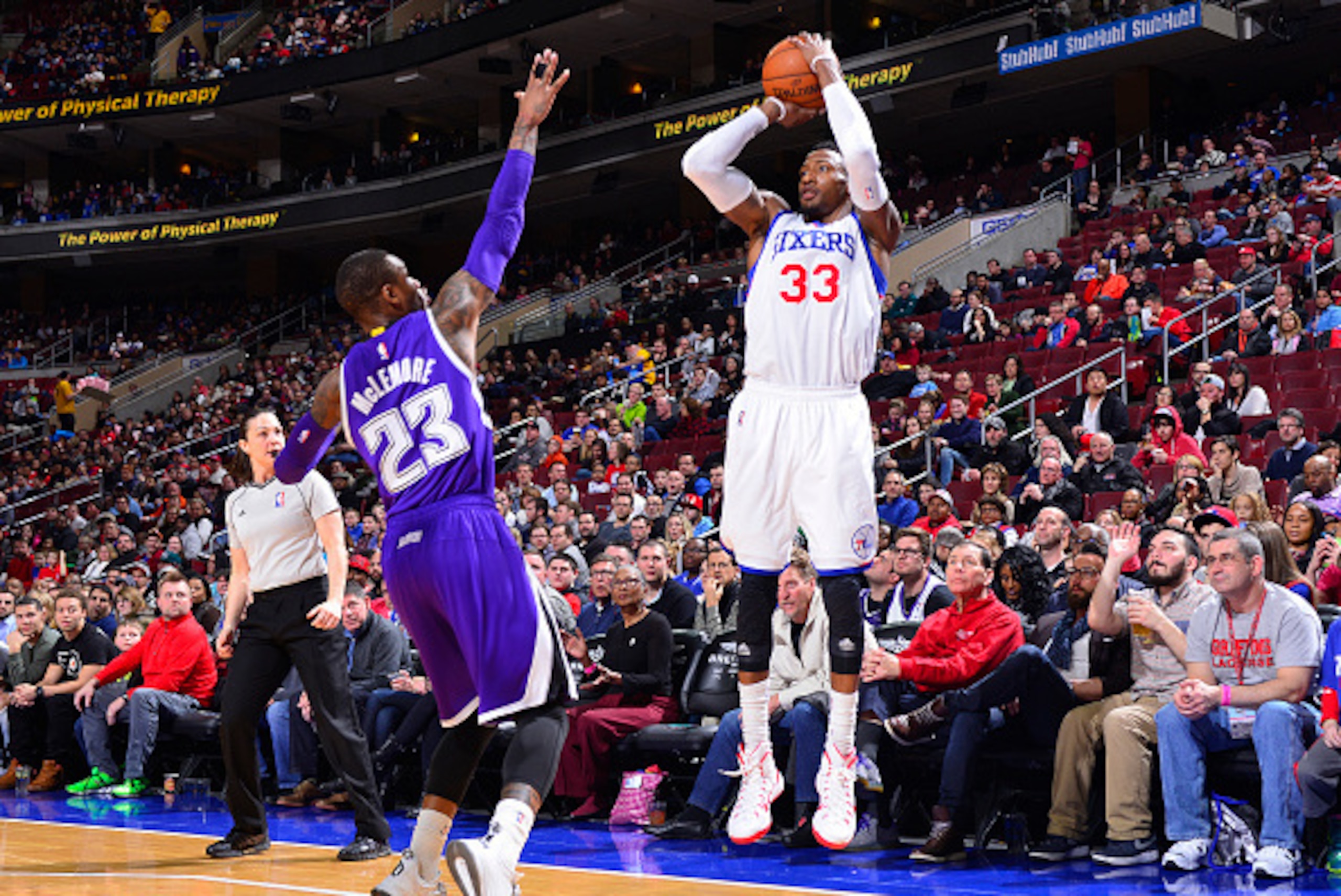 PHILADELPHIA - MARCH 13:  Robert Covington #33 of the Philadelphia 76ers shoots the ball against the Sacramento Kings at the Wells Fargo Center on March 13, 2015 in Philadelphia, Pennsylvania. NOTE TO USER: User expressly acknowledges and agrees that, by 