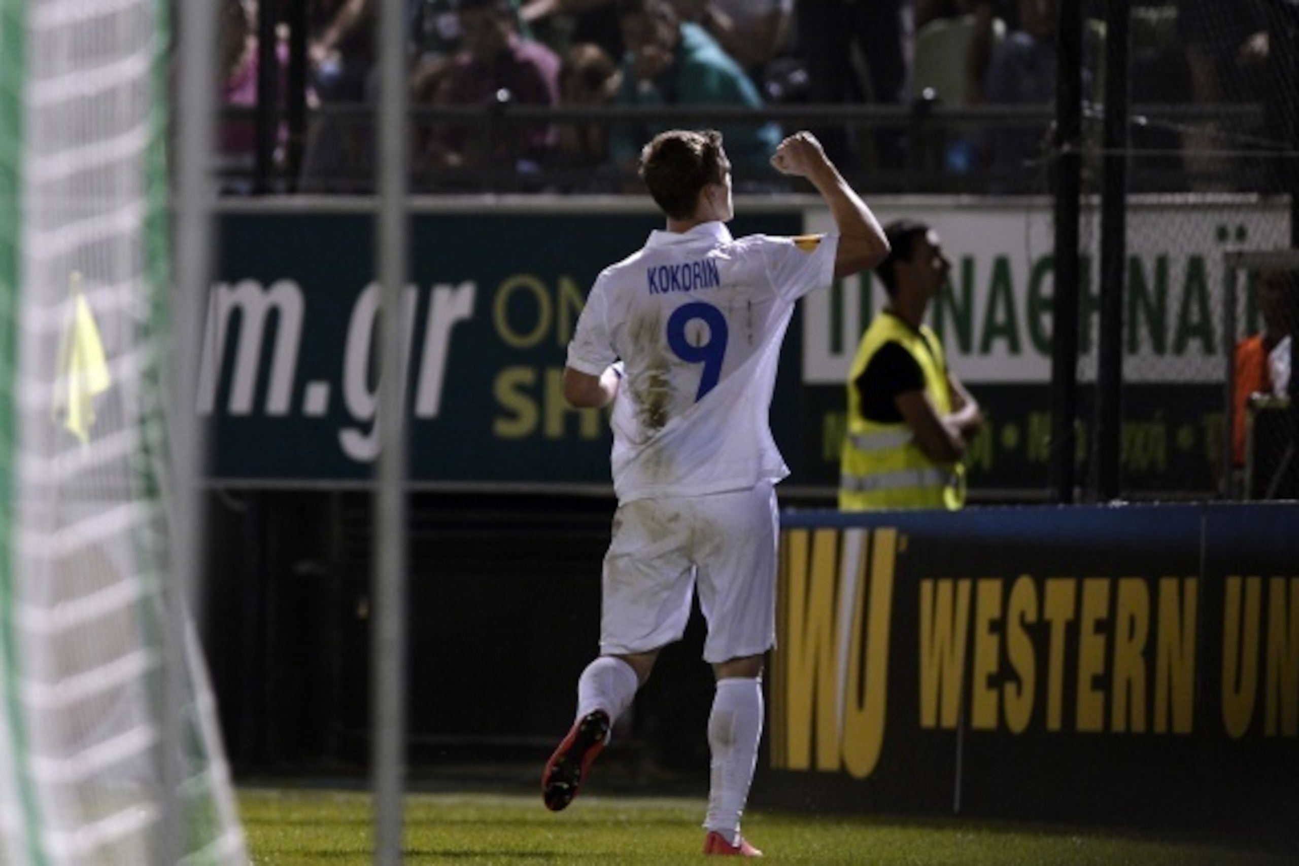 Dinamo Moskva's Alexandr Kokorin celebrate after scoring during the UEFA Europa League group E football match between Panathinaikos FC and FC Dinamo Moskva on September 18, 2014 in Athens. AFP PHOTO/ LOUISA GOULIAMAKI        (Photo credit should read LOUI