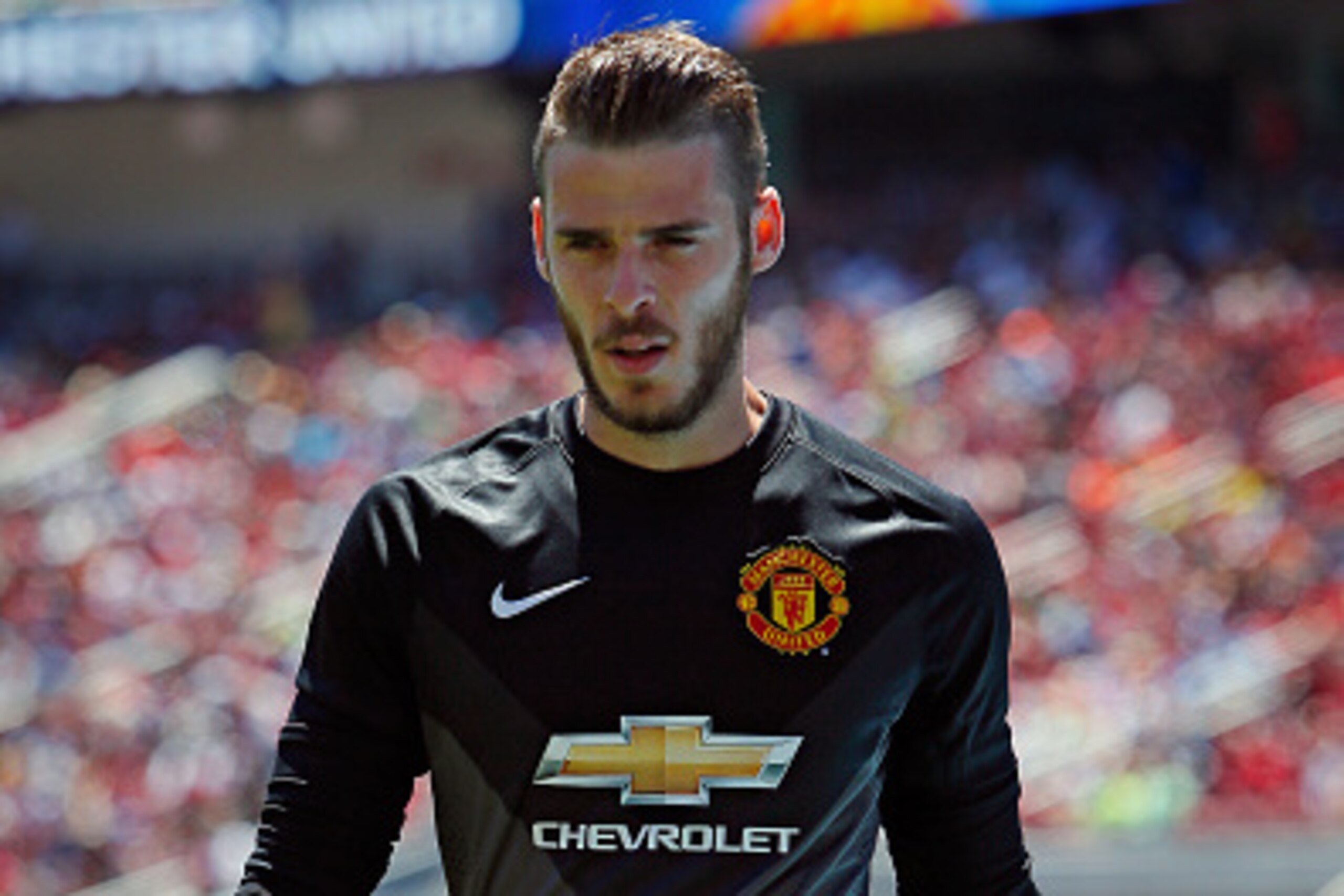 SANTA CLARA, CA - JULY 25:  Goal keeper David De Gea #1 of Manchester United walks to pick up the ball out of bounds against FC Barcelona during the International Champions Cup on July 25, 2015 at Levi's Stadium in Santa Clara, California.  Manchester Uni
