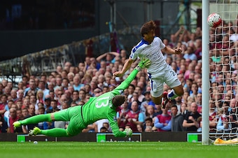 LONDON, ENGLAND - AUGUST 15:  Shinji Okazaki of Leicester City scores his team's first goal during the Barclays Premier League match between West Ham United and Leicester City at the Boleyn Ground on August 15, 2015 in London, United Kingdom.  (Photo by J