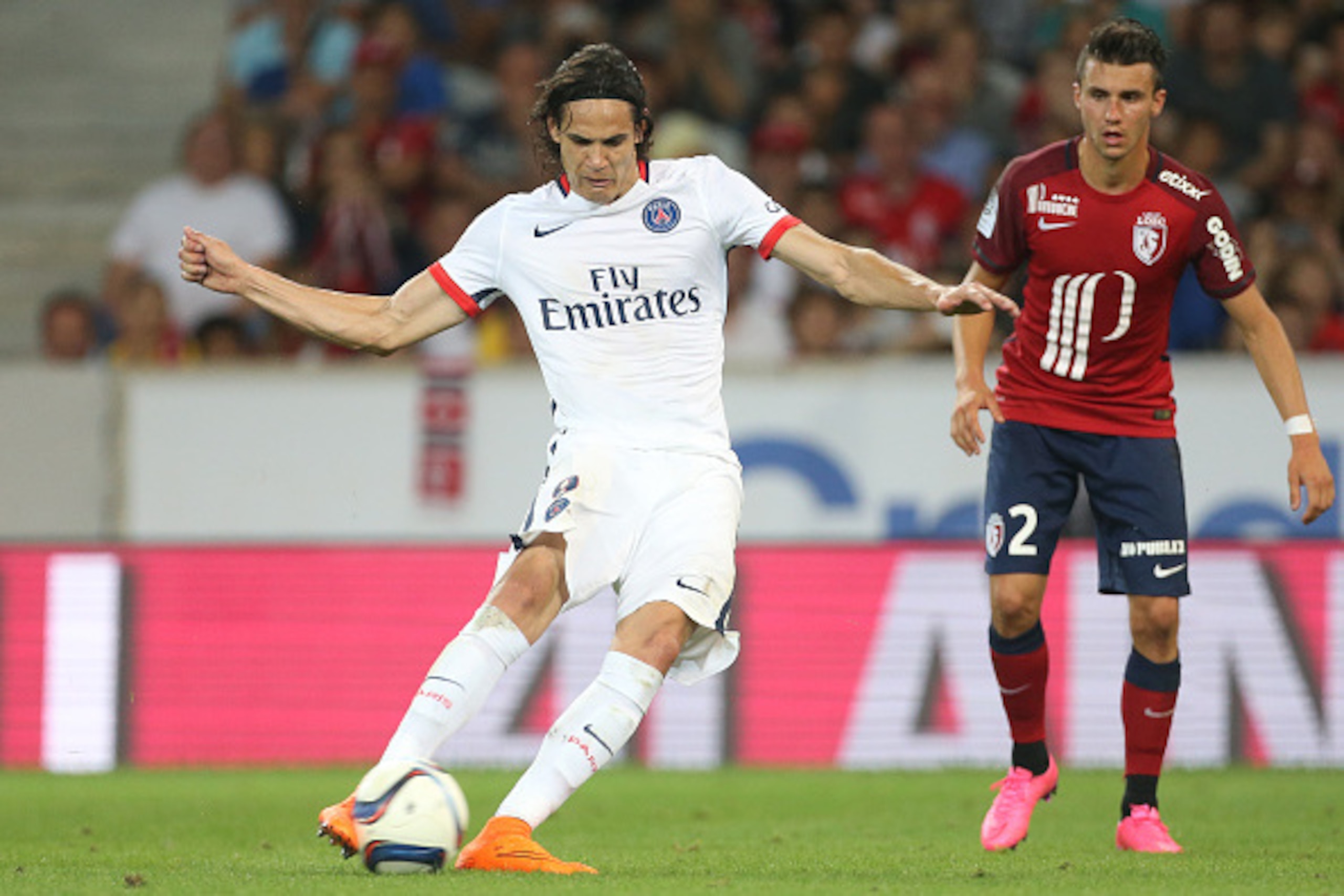 LILLE, FRANCE - AUGUST 7: Edinson Cavani of PSG in action during the French Ligue 1 match between Lille OSC (LOSC) and Paris Saint-Germain (PSG) at Grand Stade Pierre Mauroy on August 7, 2015 in Lille, France. (Photo by Jean Catuffe/Getty Images)