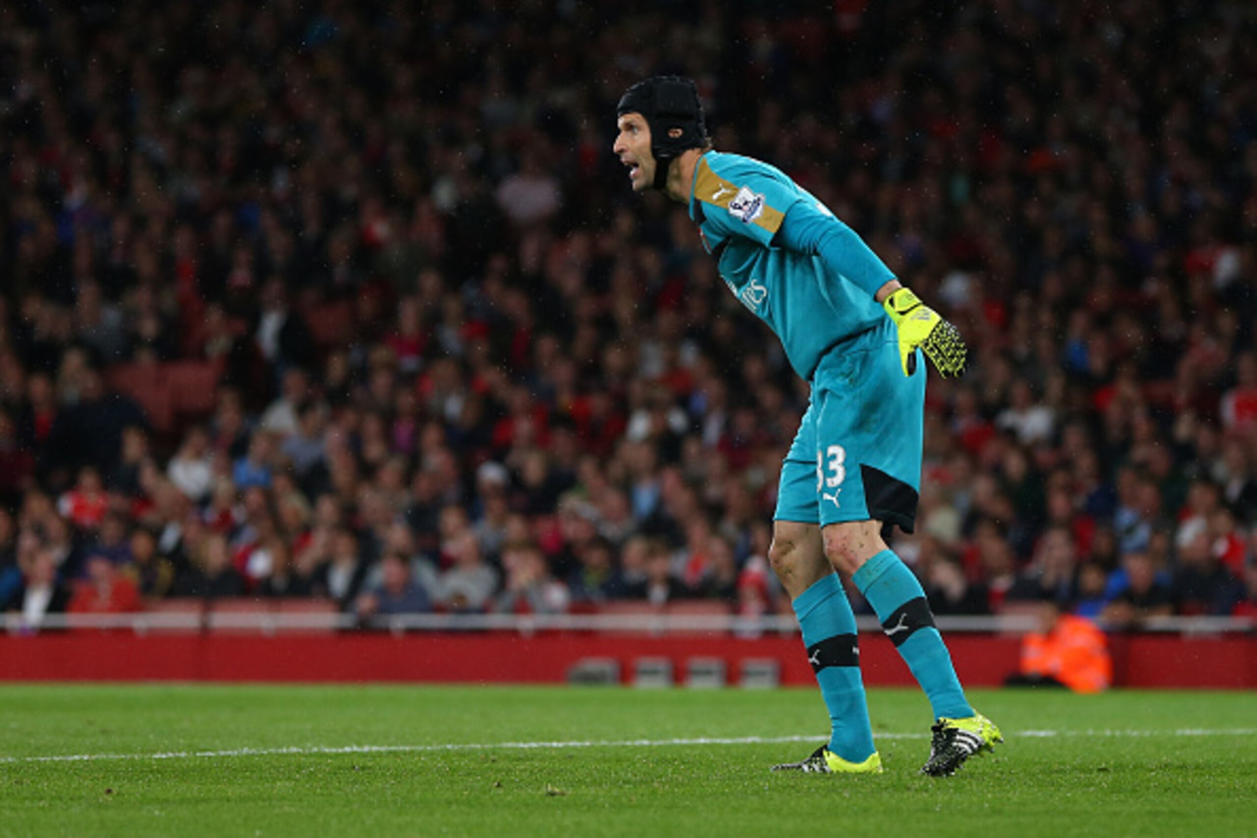 LONDON, ENGLAND - AUGUST 24:  Petr Cech of Arsenal during the Barclays Premier League match between Arsenal and Liverpool at the Emirates Stadium on August 24, 2015 in London, United Kingdom.  (Photo by Catherine Ivill - AMA/Getty Images)