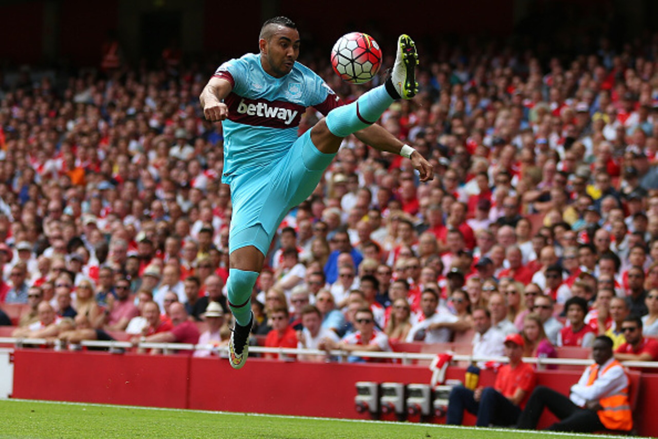 LONDON, ENGLAND - AUGUST 09:  Dimitri Payet of West Ham United during the Barclays Premier League match between Arsenal and West Ham United at Emirates Stadium on August 9, 2015 in London, England.  (Photo by Catherine Ivill - AMA/Getty Images)