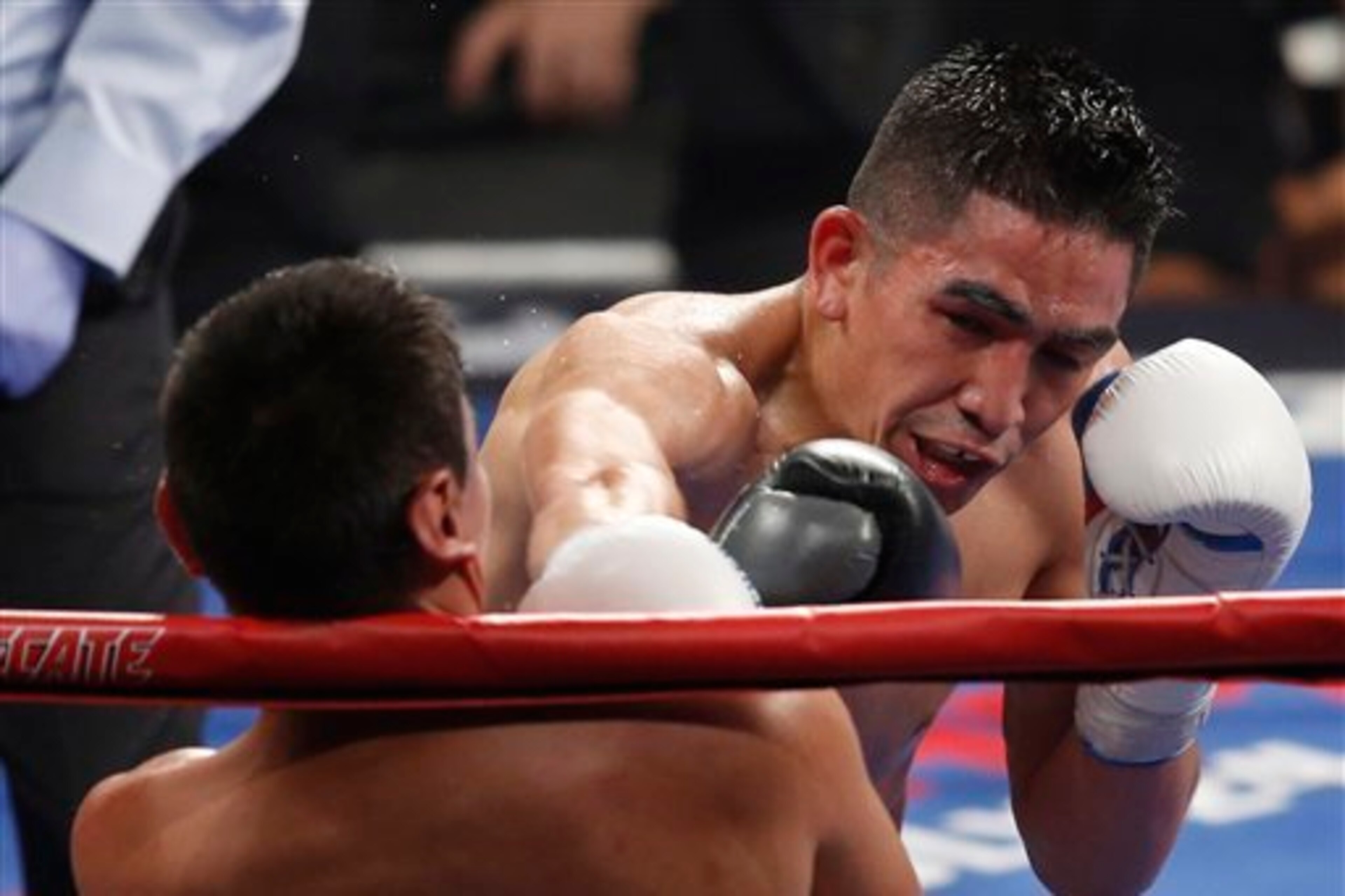 Santa Cruz is an aggressive fighter.