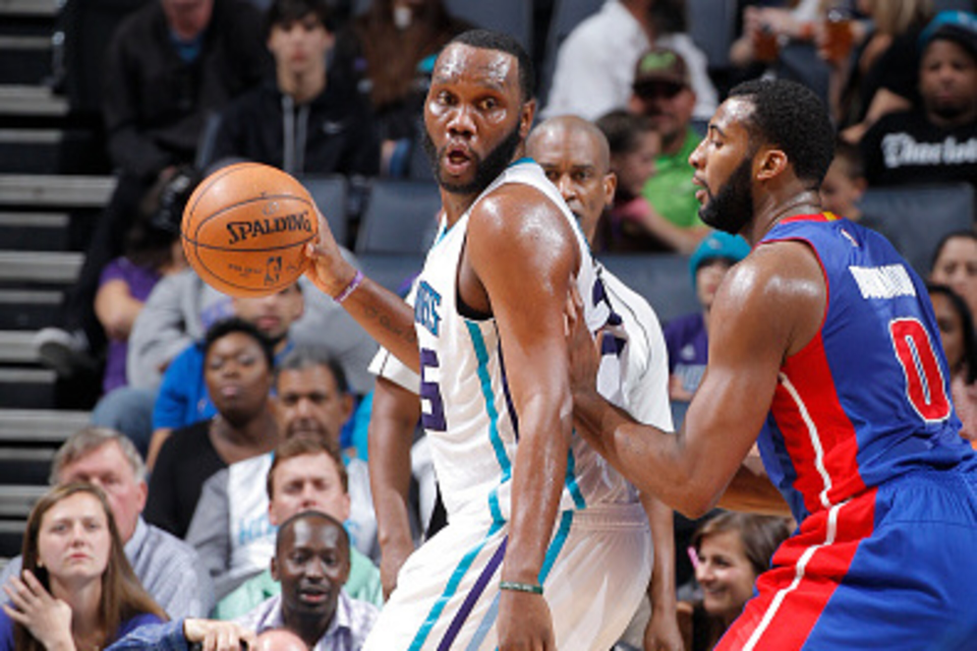 CHARLOTTE, NC - APRIL 1: Al Jefferson #25 of the Charlotte Hornets handles the ball against Andre Drummond #0 of the Detroit Pistons on April 1, 2015 at Time Warner Cable Arena in Charlotte, North Carolina. NOTE TO USER: User expressly acknowledges and ag CHARLOTTE, NC - APRIL 1: Al Jefferson #25 of the Charlotte Hornets handles the ball against Andre Drummond #0 of the Detroit Pistons on April 1, 2015 at Time Warner Cable Arena in Charlotte, North Carolina. NOTE TO USER: User expressly acknowledges and ag
