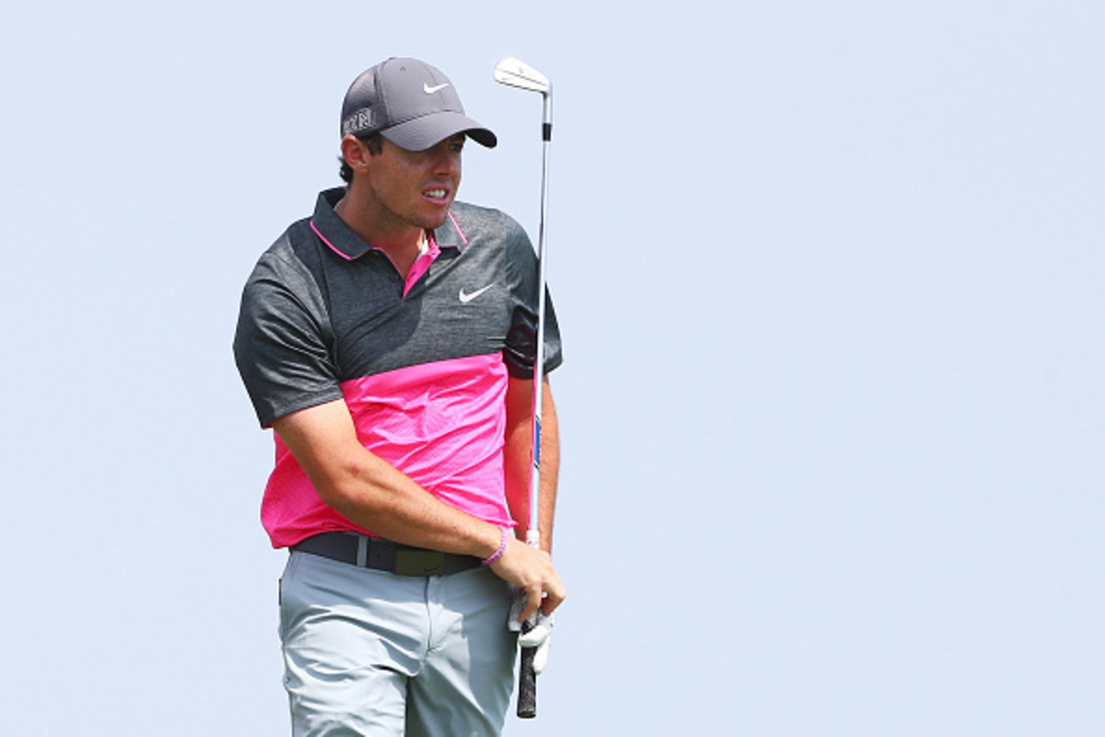 SHEBOYGAN, WI - AUGUST 16:  Rory McIlroy of Northern Ireland watches his tee shot on the third hole during the final round of the 2015 PGA Championship at Whistling Straits on August 16, 2015 in Sheboygan, Wisconsin.  (Photo by Tom Pennington/Getty Images