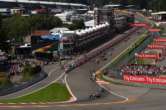 SPA, BELGIUM - AUGUST 23:  Lewis Hamilton of Great Britain and Mercedes GP leads the field at the start of the Formula One Grand Prix of Belgium at Circuit de Spa-Francorchamps on August 23, 2015 in Spa, Belgium.  (Photo by Paul Gilham/Getty Images)