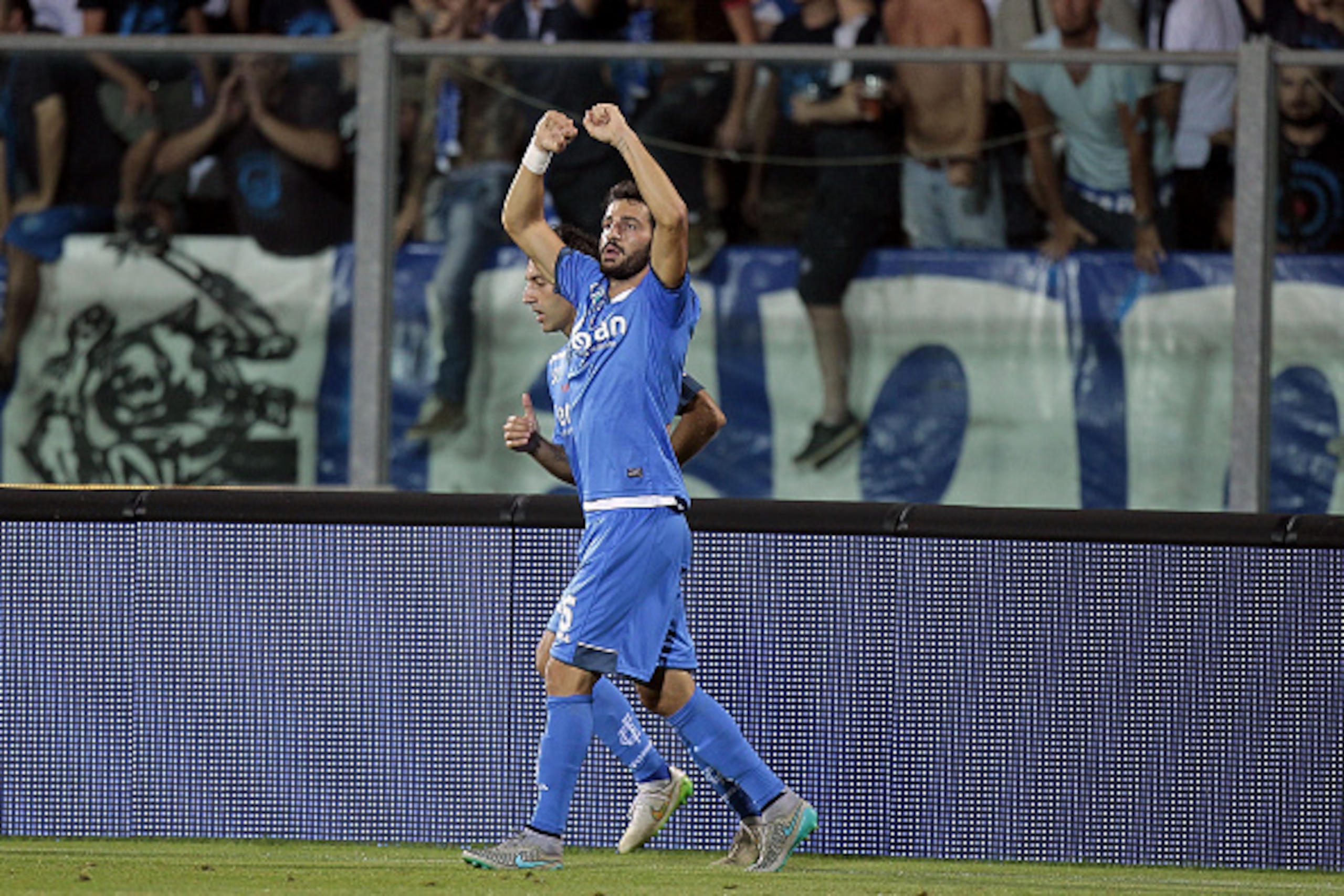 EMPOLI, ITALY - AUGUST 23: Riccardo Saponara of Empoli FC celebrates after scoring a goal during the Serie A match between Empoli FC and AC Chievo Verona at Stadio Carlo Castellani on August 23, 2015 in Empoli, Italy.  (Photo by Gabriele Maltinti/Getty Im