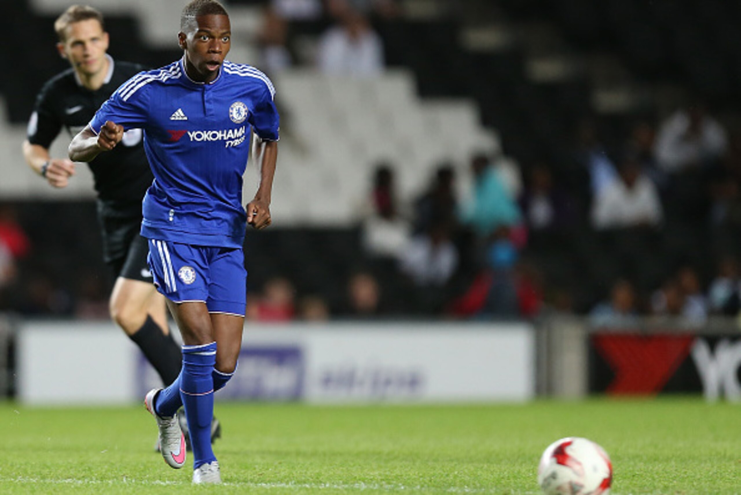 MILTON KEYNES, ENGLAND - AUGUST 03:  Charley Musonda of Chelsea in action during the Pre-Season Friendly match between MK Dons and Chelsea XI at Stadium mk on August 3, 2015 in Milton Keynes, England.  (Photo by Pete Norton/Getty Images)