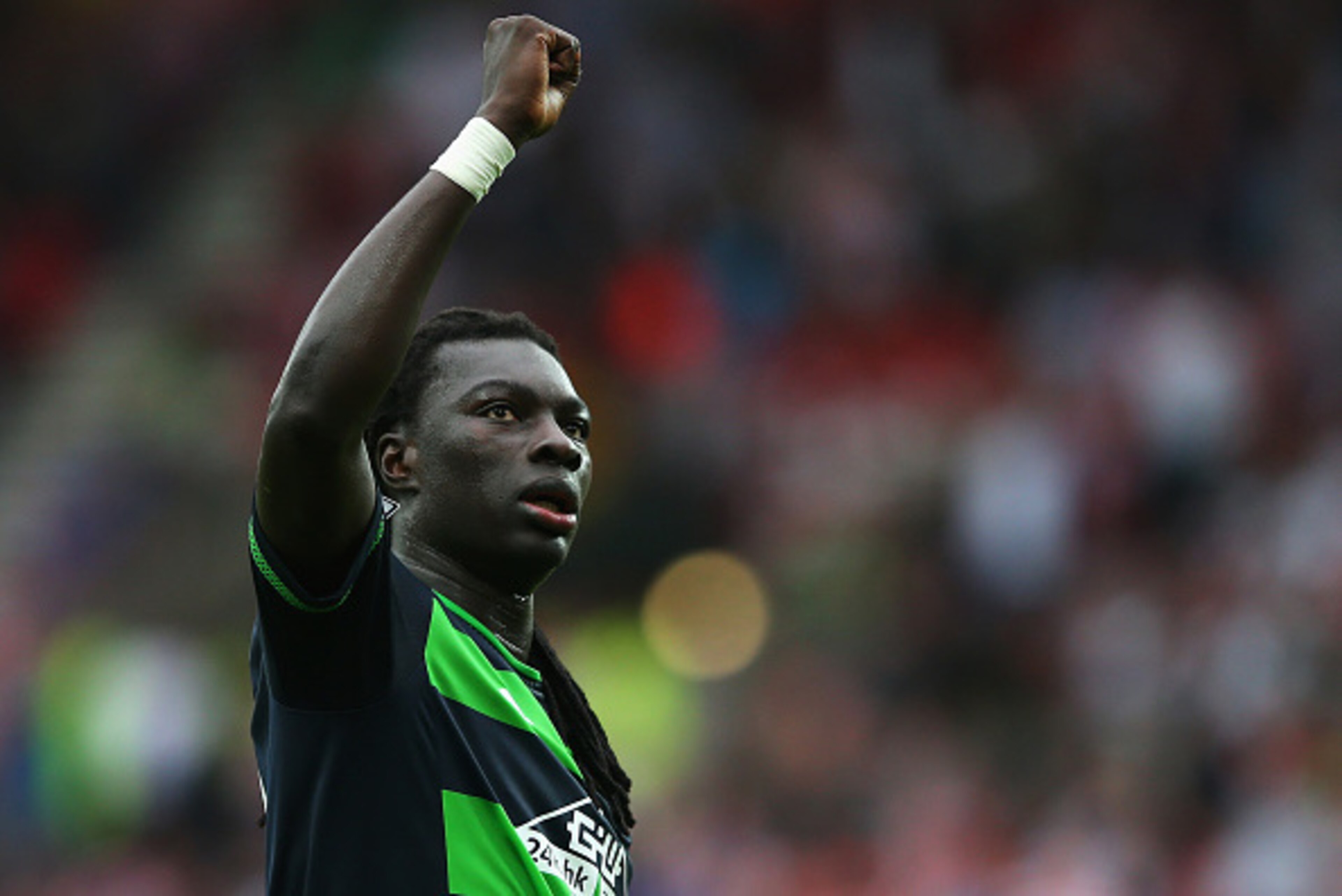 SUNDERLAND, ENGLAND - AUGUST 22: Bafetimbi Gomis of Swansea City celebrates scoring his team's first goal during the Barclays Premier League match between Sunderland and Swansea City at the Stadium of Light on August 22, 2015 in Sunderland, England. (Ph SUNDERLAND, ENGLAND - AUGUST 22: Bafetimbi Gomis of Swansea City celebrates scoring his team's first goal during the Barclays Premier League match between Sunderland and Swansea City at the Stadium of Light on August 22, 2015 in Sunderland, England. (Ph
