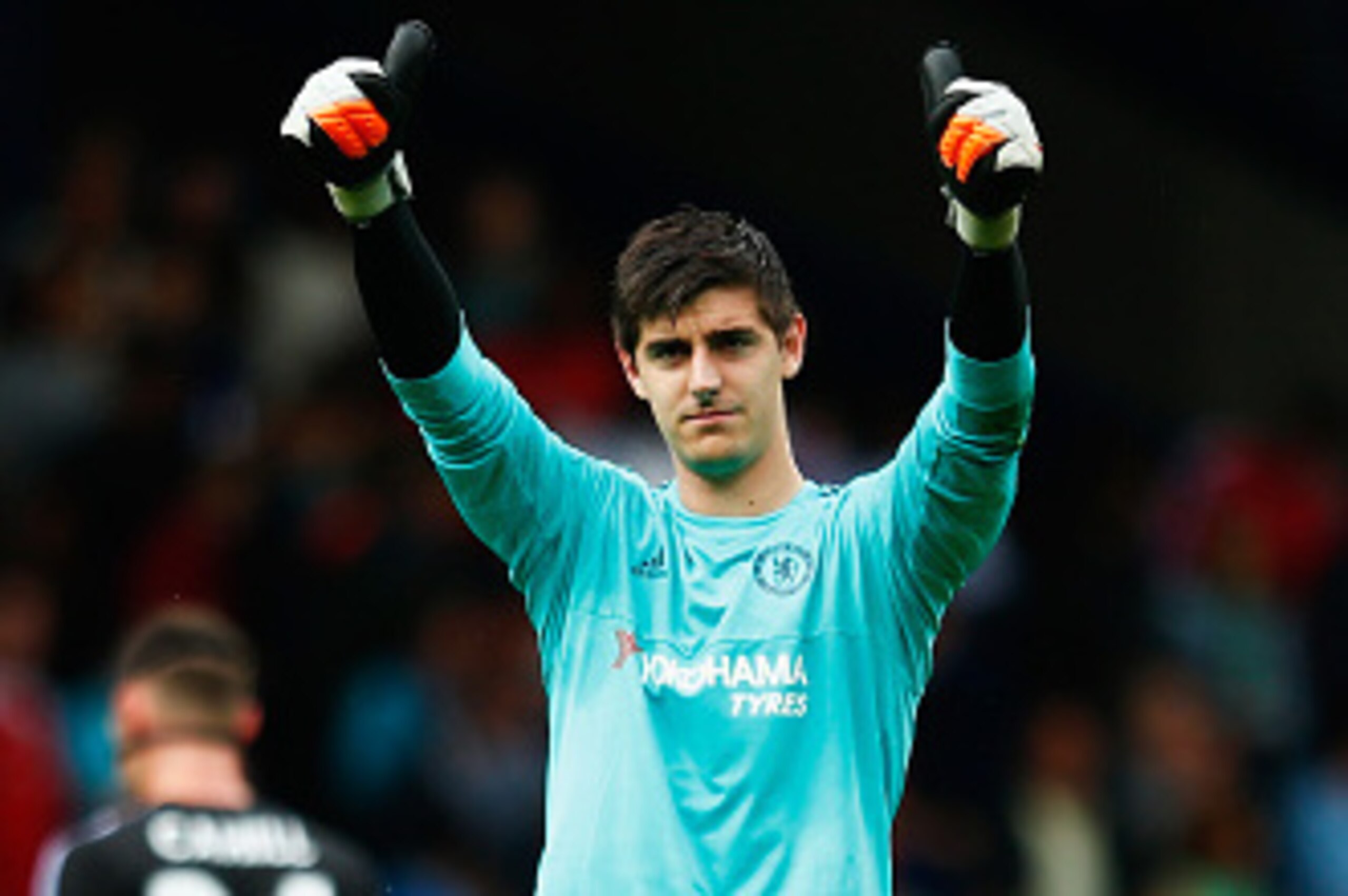 WEST BROMWICH, ENGLAND - AUGUST 23:  Thibaut Courtois of Chelsea celebrates after the Barclays Premier League match between West Bromwich Albion and Chelsea at The Hawthorns on August 23, 2015 in West Bromwich, England.  (Photo by Julian Finney/Getty Imag