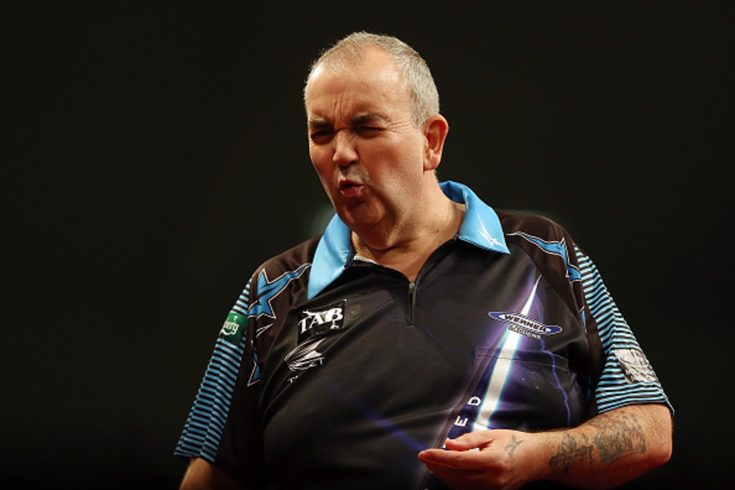 AUCKLAND, NEW ZEALAND - AUGUST 30:  Phil Taylor in action during the Auckland Darts Masters at The Trusts Arena on August 30, 2015 in Auckland, New Zealand.  (Photo by Michael Bradley/Getty Images)