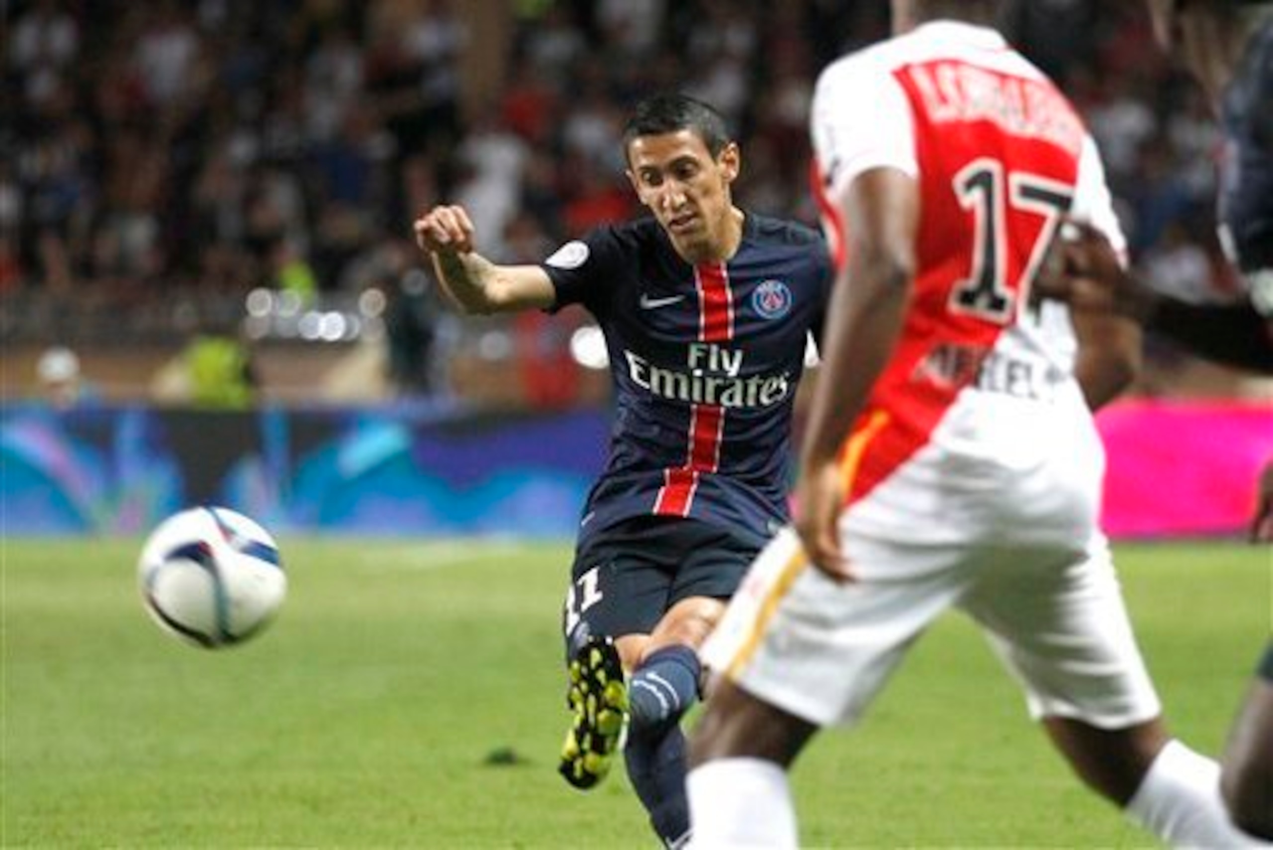 First glimpse of Di Maria in a PSG shirt. First glimpse of Di Maria in a PSG shirt.