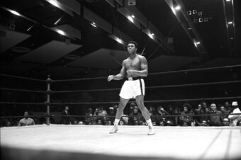 NEW YORK - DECEMBER 07:  Heavyweight boxer Muhammad Ali trains for his fight against Oscar Bonavena on December 7, 1970  in New York, U.S.A. (Photo by Anwar Hussein/Getty Images)