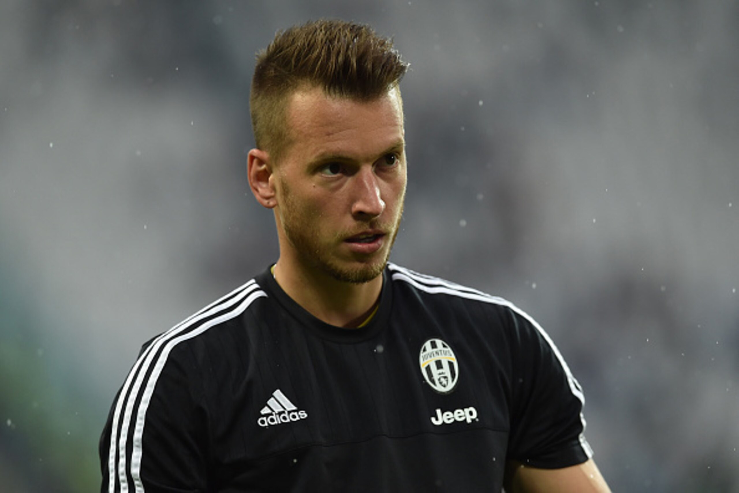 TURIN, ITALY - AUGUST 23: Norberto Neto of Juventus FC looks on prior to the Serie A match between Juventus FC and Udinese Calcio at Juventus Arena on August 23, 2015 in Turin, Italy. (Photo by Valerio Pennicino/Getty Images) TURIN, ITALY - AUGUST 23: Norberto Neto of Juventus FC looks on prior to the Serie A match between Juventus FC and Udinese Calcio at Juventus Arena on August 23, 2015 in Turin, Italy. (Photo by Valerio Pennicino/Getty Images)