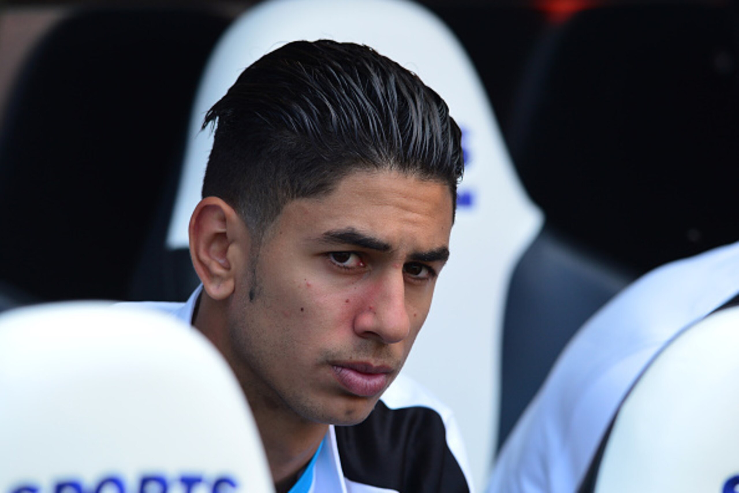 NEWCASTLE UPON TYNE, ENGLAND - AUGUST 1 : Ayoze Perez of Newcastle in action during the Pre Season Friendly between Newcastle United and Borussia Moenchengladbach at St James' Park on August 1, 2015 in Newcastle Upon Tyne, England. (Photo by Mark Runnacle NEWCASTLE UPON TYNE, ENGLAND - AUGUST 1 : Ayoze Perez of Newcastle in action during the Pre Season Friendly between Newcastle United and Borussia Moenchengladbach at St James' Park on August 1, 2015 in Newcastle Upon Tyne, England. (Photo by Mark Runnacle