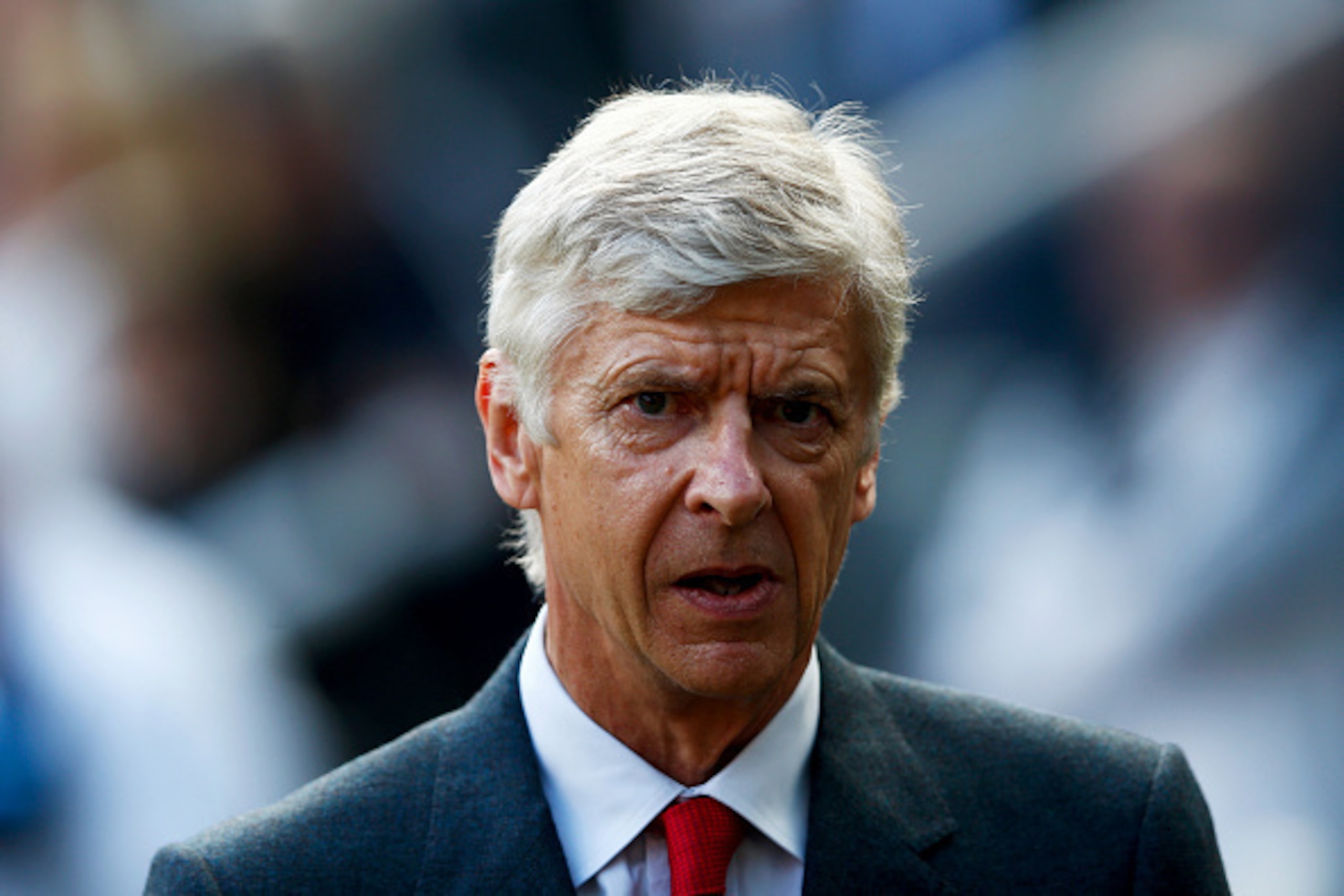 NEWCASTLE UPON TYNE, ENGLAND - AUGUST 29:  Head coach Arsene Wenger of Arsenal looks on during the Barclays Premier League match between Newcastle United and Arsenal at St James' Park on August 29, 2015 in Newcastle upon Tyne, England.  (Photo by Dean Mou