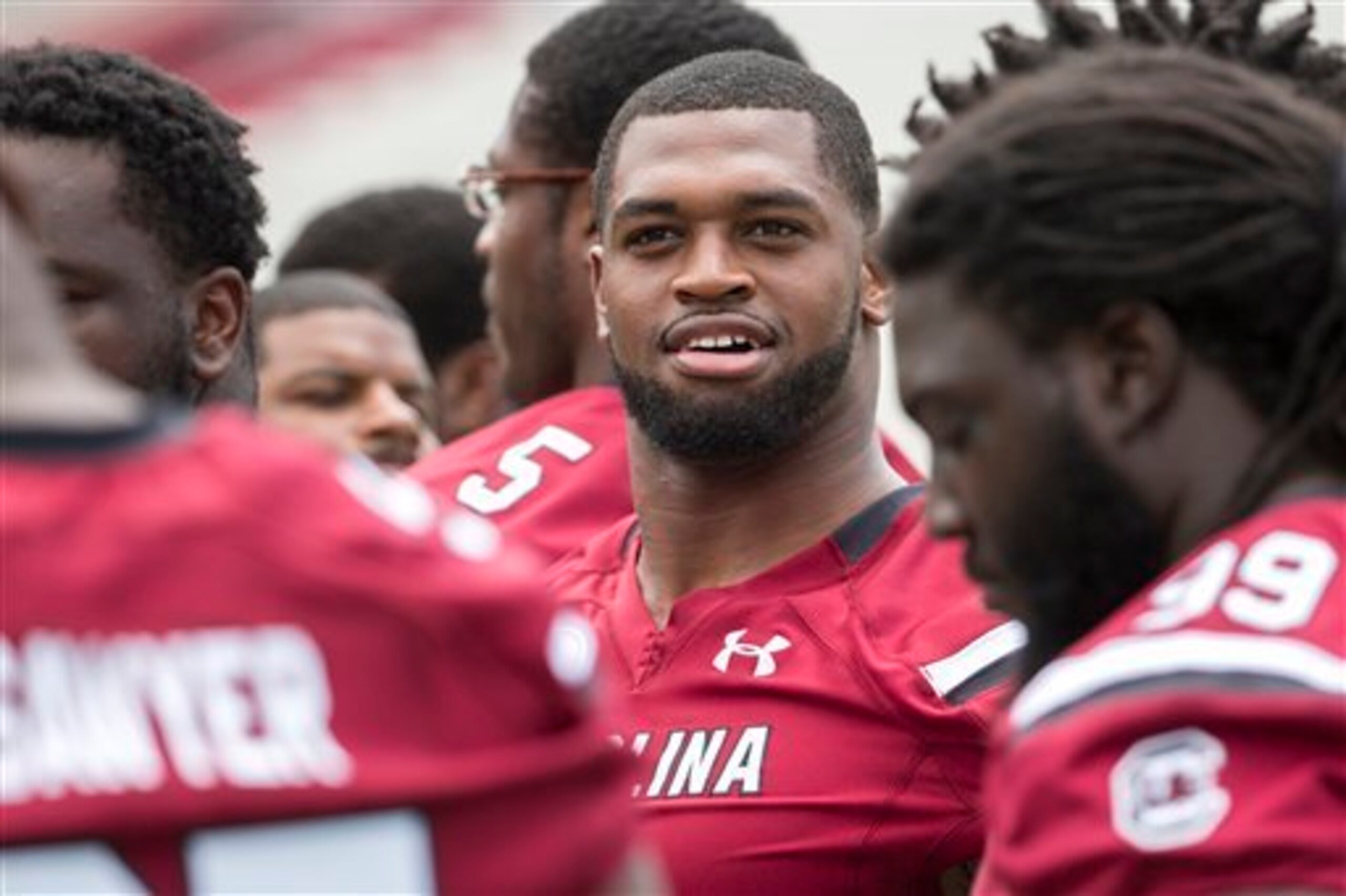 South Carolina DE Marquavius Lewis