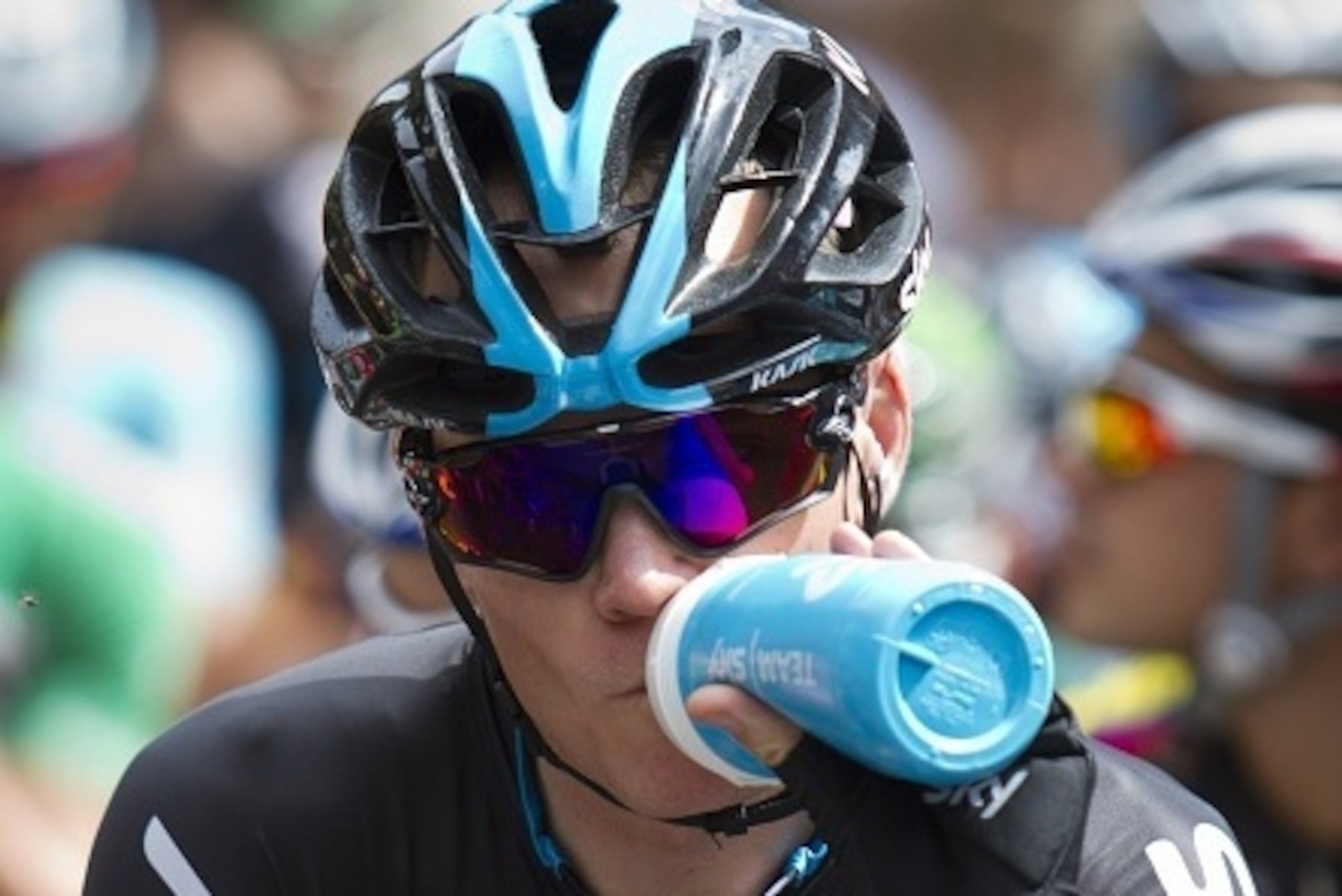 Sky's British cyclist Christopher Froome drinks prior to the 11th Stage of the 2015 Vuelta Espana cycling tour, a 138km route between Andorra la Vella and Cortals d´Encamp on September 2, 2015.    AFP PHOTO / JAIME REINA        (Photo credit should read J
