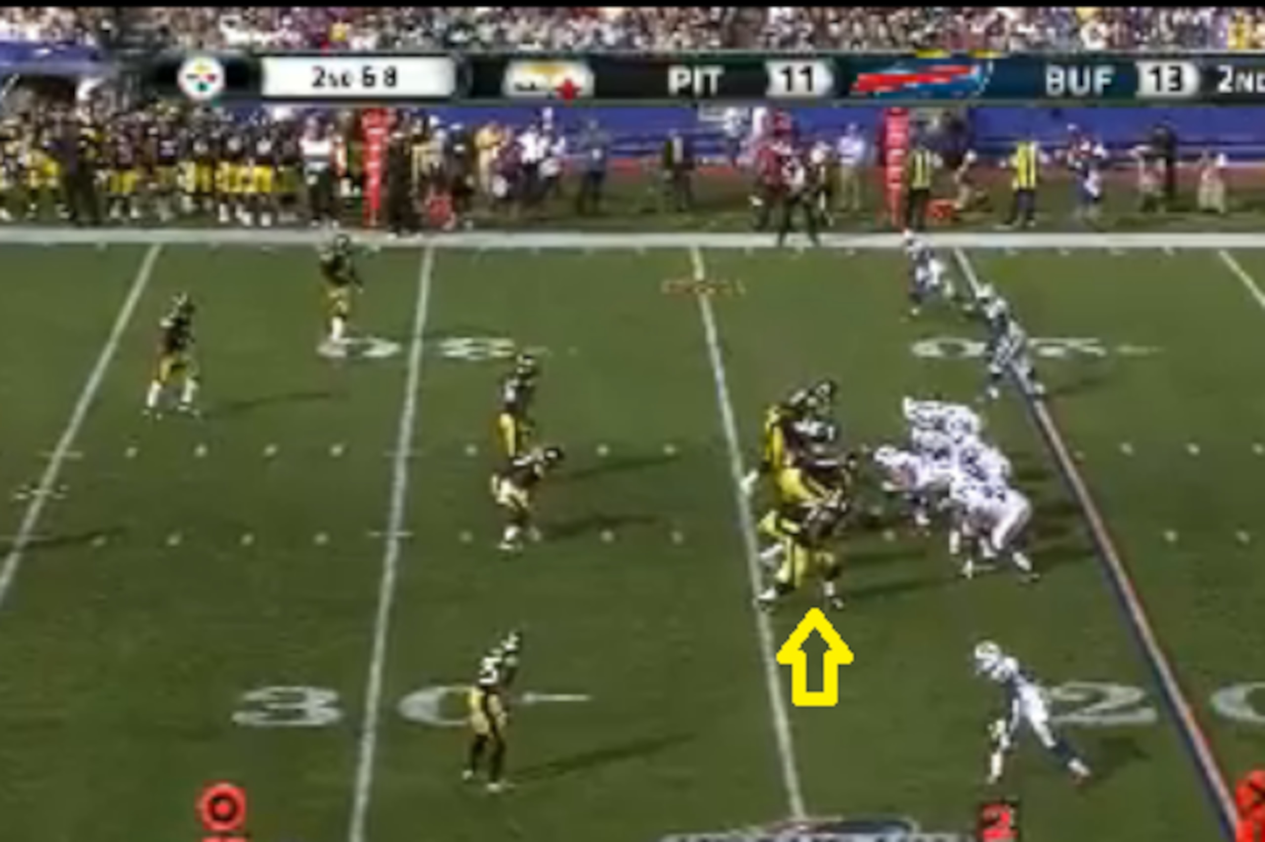 Pittsburgh Steelers originally show a traditional 3-4 look. Pittsburgh Steelers originally show a traditional 3-4 look.