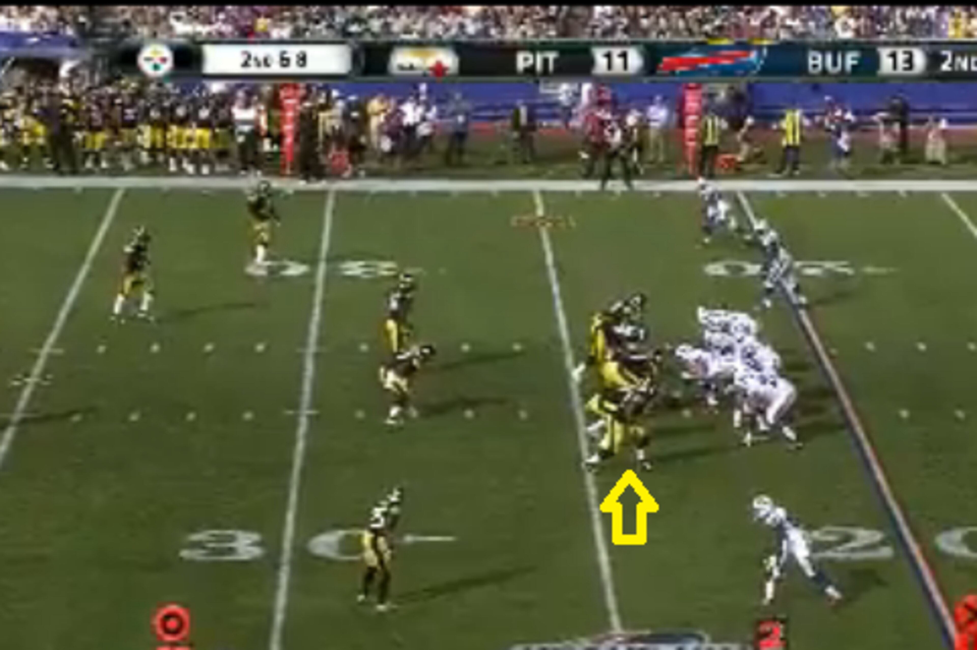 Pittsburgh Steelers originally show a traditional 3-4 look.