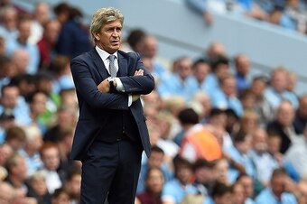 Manchester City's Chilean manager Manuel Pellegrini looks on during the English Premier League football match between Manchester City and Watford at The Etihad Stadium in Manchester, north west England on August 29, 2015. AFP PHOTO / PAUL ELLIS

RESTRICTE