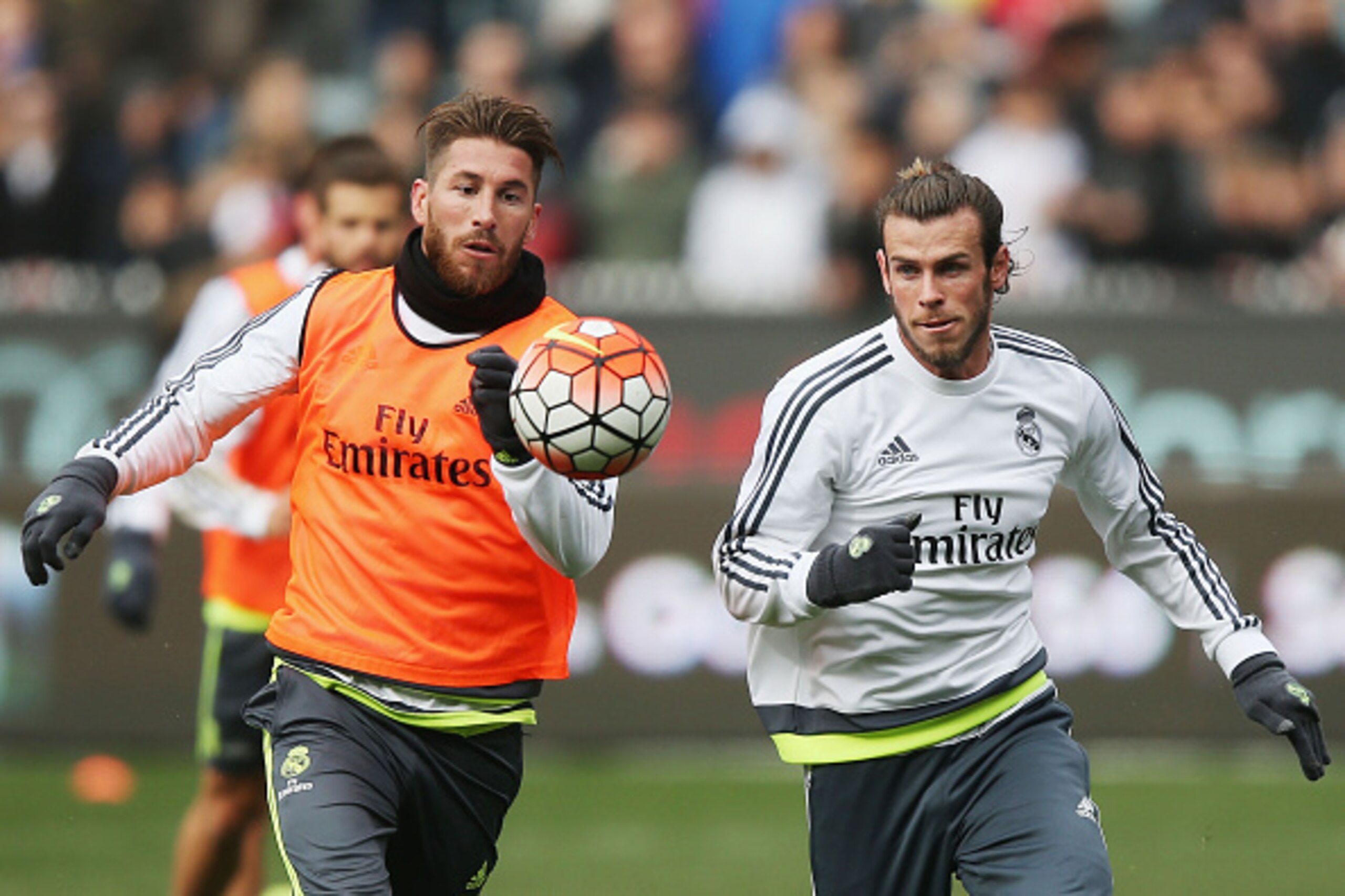 MELBOURNE, AUSTRALIA - JULY 17:  Gareth Bale (L) of Real Madrid controls the ball against  Sergio Ramos of Real Madrid during a Real Madrid training session at Melbourne Cricket Ground on July 17, 2015 in Melbourne, Australia.  (Photo by Michael Dodge/Get