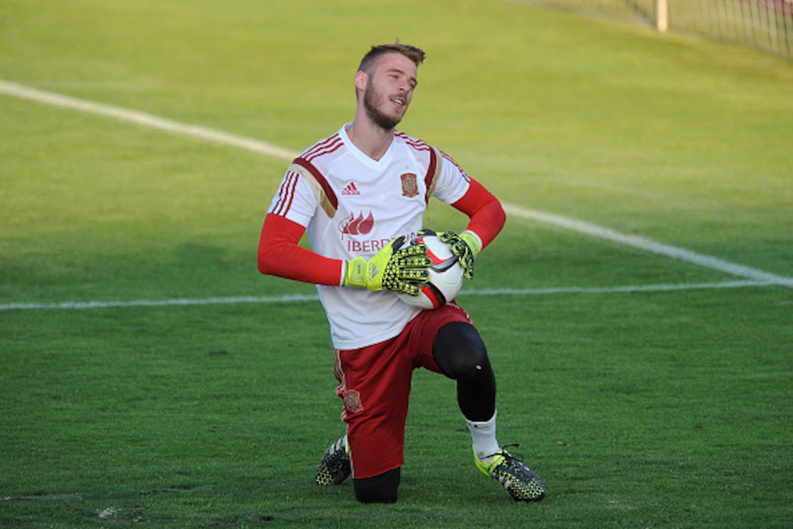 MADRID, SPAIN - SEPTEMBER 02:  David de Gea looks on during the Spain training session at Ciudad de Futbol on September 2, 2015 in Las Rozas, Spain.  (Photo by Denis Doyle/Getty Images)