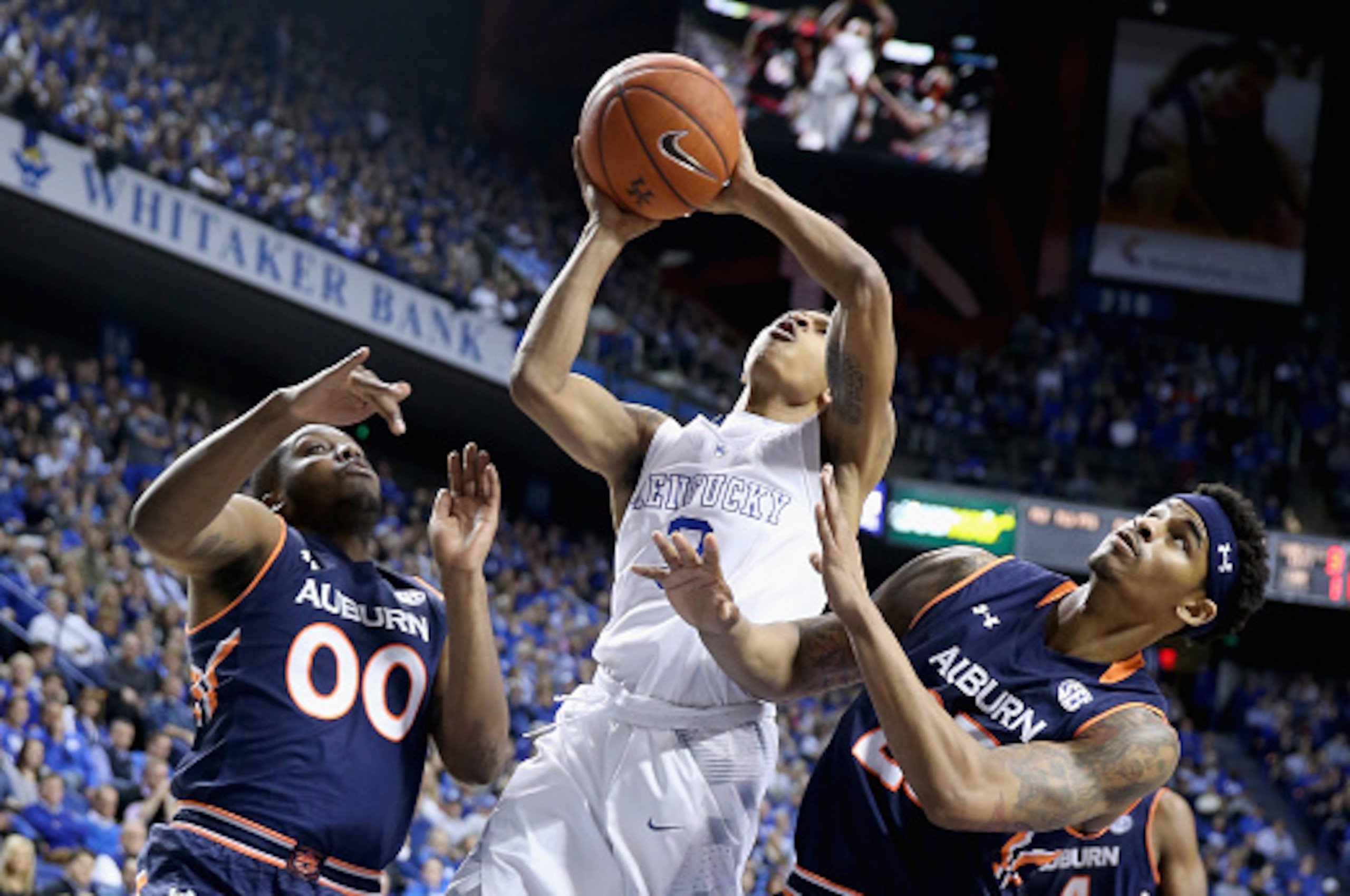 LEXINGTON, KY - FEBRUARY 21:  Tyler Ulis #3 of the Kentucky Wildcats shoots the ball during the game against the Auburn Tigers at Rupp Arena on February 21, 2015 in Lexington, Kentucky.  (Photo by Andy Lyons/Getty Images)