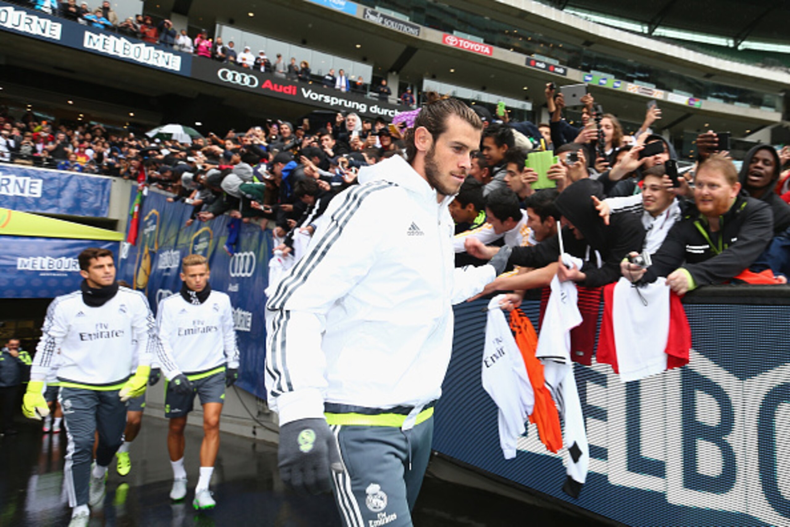 MELBOURNE, AUSTRALIA - JULY 17: Gareth Bale  of Real Madrid arrives during a Real Madrid training session at Melbourne Cricket Ground on July 17, 2015 in Melbourne, Australia.  (Photo by Robert Cianflone/Getty Images for International Champions Cup Austra
