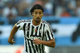 MARSEILLE, FRANCE - AUGUST 01:  Sami Khedira of Juventus FC in action during the preseason friendly match between Olympique de Marseille and Juventus FC at Stade Velodrome on August 1, 2015 in Marseille, France.  (Photo by Valerio Pennicino/Getty Images)