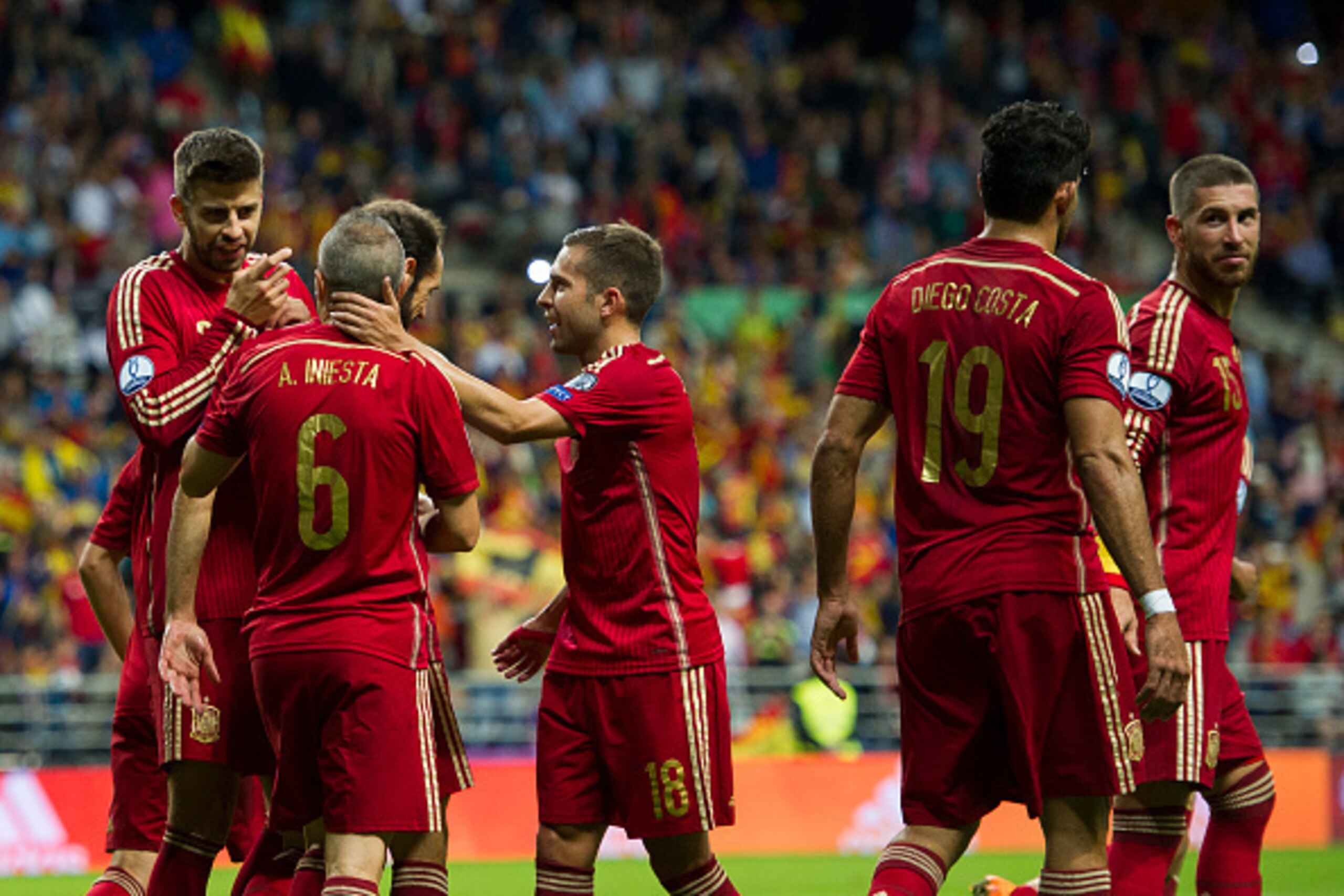 OVIEDO, SPAIN - SEPTEMBER 05:  Andres Iniesta celebrates after scoring goal during the Spain v Slovakia EURO 2016 Qualifier at Carlos Tartiere on Sep 5, 2015 in Oviedo, Spain.Ê  (Photo by Juan Manuel Serrano Arce/Getty Images)