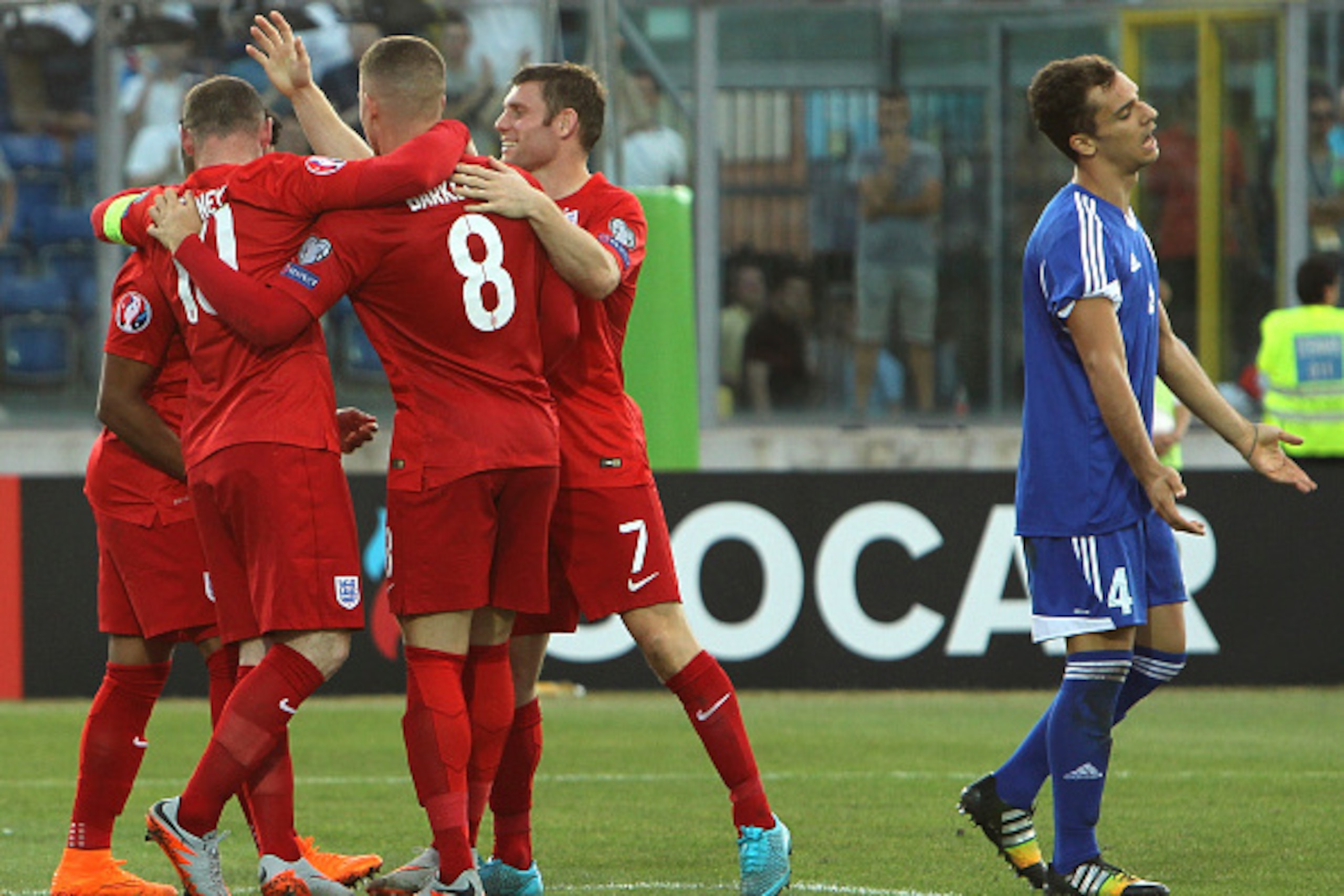 SAN MARINO, ITALY - SEPTEMBER 05:  Ross Barkley #8 of England celebrates his goal with his team-mates during the UEFA EURO 2016 Qualifier between San Marino and England at Stadio Olimpico on September 5, 2015 in San Marino, Italy.  (Photo by Marco Luzzani