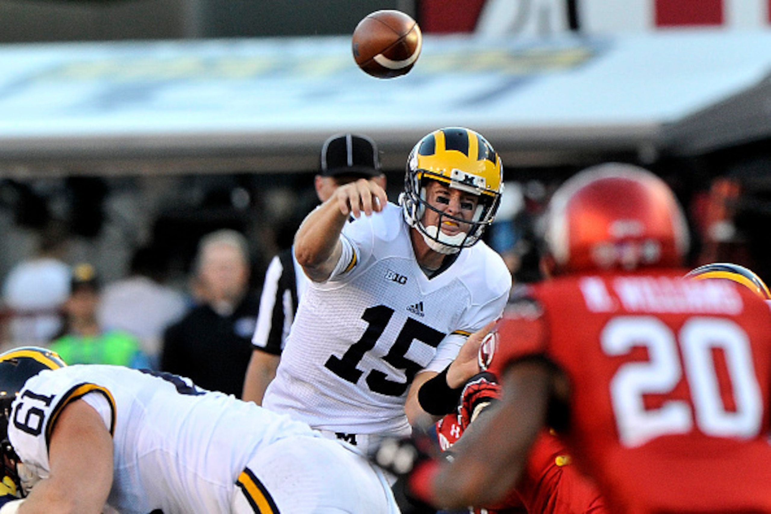 SALT LAKE CITY, UT - SEPTEMBER 3: Quarterback Jake Rudock #15 of the Michigan Wolverines throws during the first half of their game against the Utah Utes at Rice-Eccles Stadium on September 3, 2015 in Salt Lake City, Utah. (Photo by Gene Sweeney Jr/Getty 