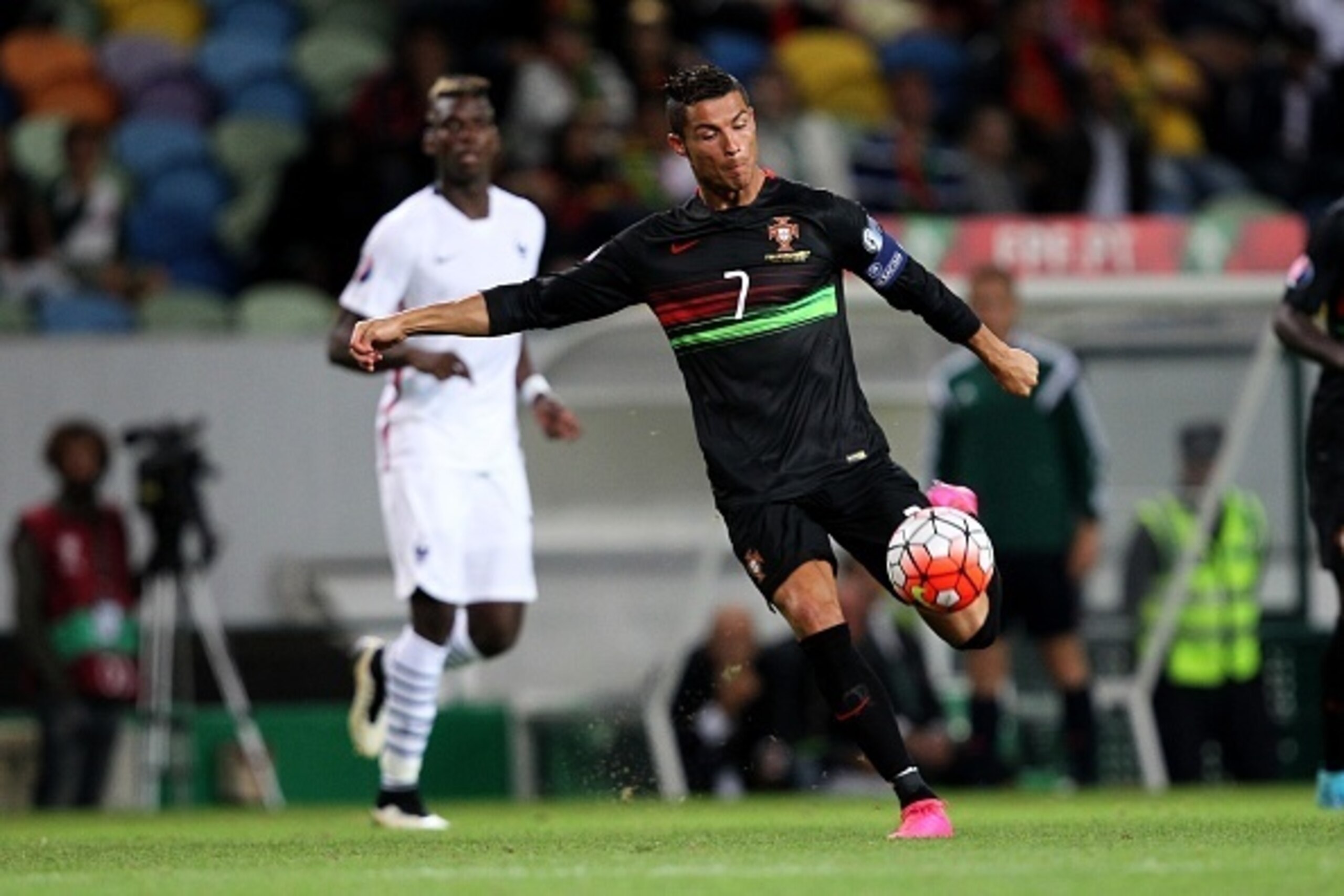 LISBON, PORTUGAL - SEPTEMBER 04: Portugal's forward Cristiano Ronaldo during the Friendly match between Portugal and France on September 04, 2015 in Lisbon, Portugal.  (Photo by Carlos Rodrigues/Getty Images)
