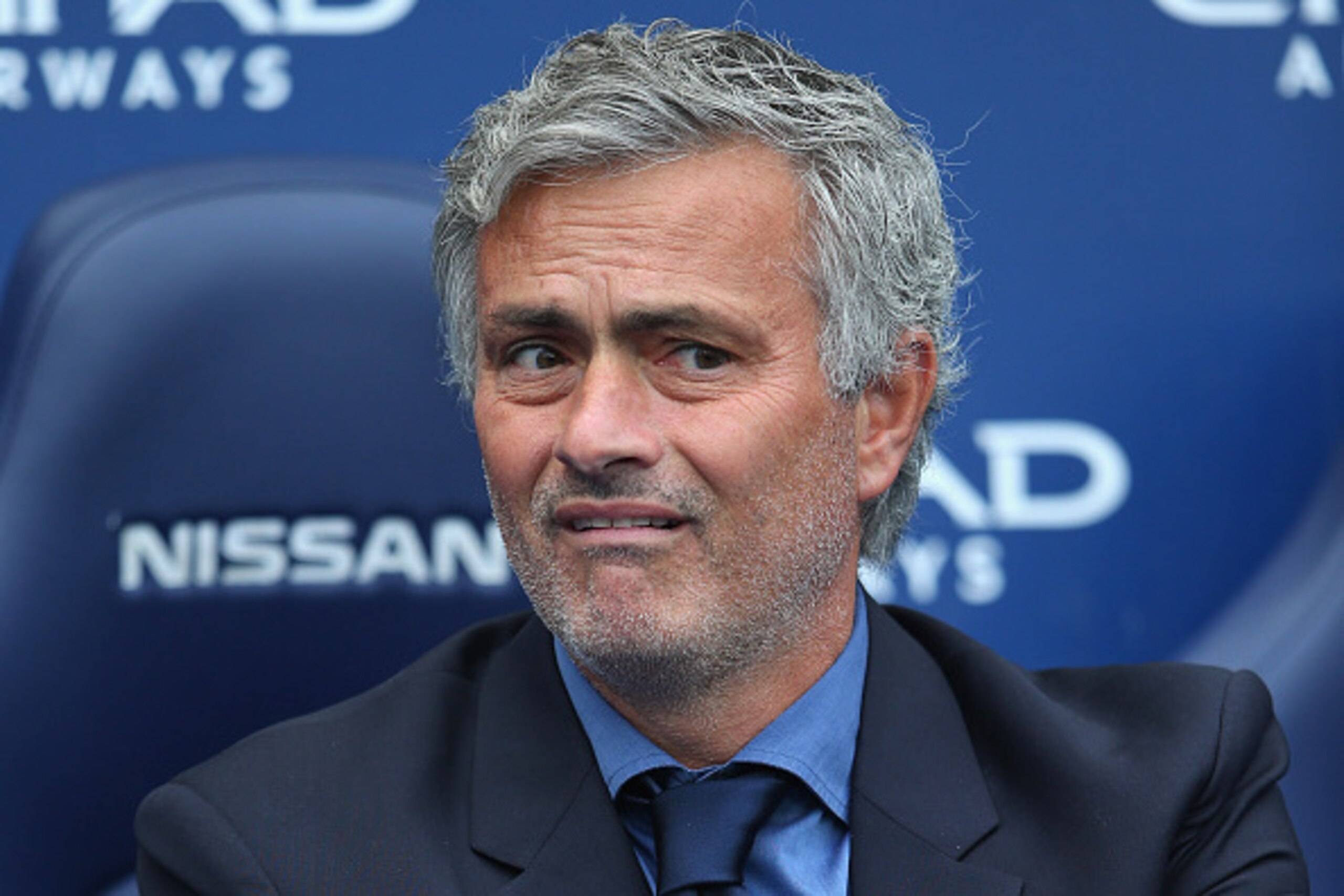 MANCHESTER, ENGLAND - AUGUST 16:  Jose Mourinho the manager of Chelsea looks on during the Barclays Premier League match between Manchester City and Chelsea at Etihad Stadium on August 16, 2015 in Manchester, United Kingdom.  (Photo by Alex Livesey/Getty 