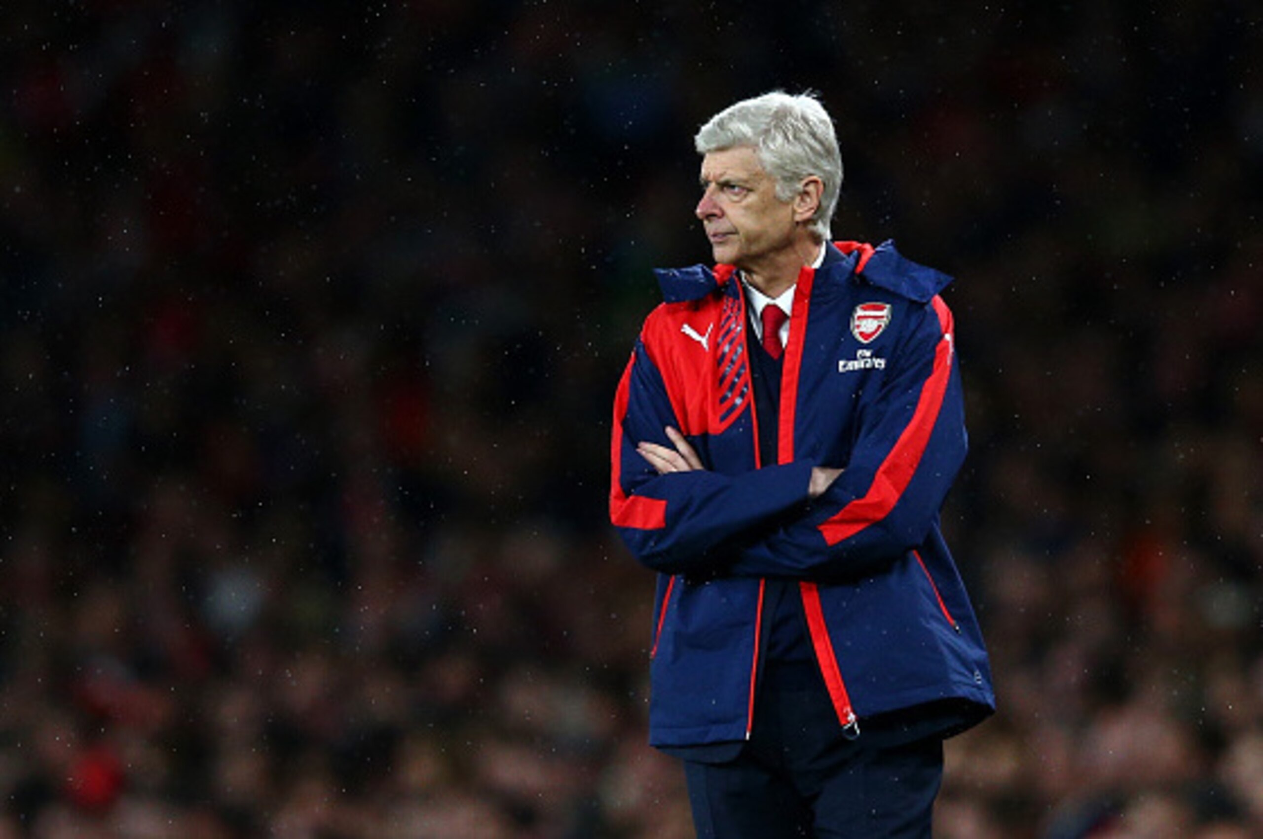 LONDON, ENGLAND - AUGUST 24:  Arsene Wenger, Manager of Arsenal looks on during the Barclays Premier League match between Arsenal and Liverpool at the Emirates Stadium on August 24, 2015 in London, United Kingdom.  (Photo by Clive Mason/Getty Images)