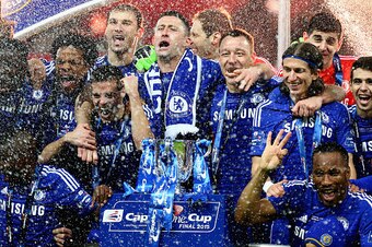 LONDON, ENGLAND - MARCH 01:  John Terry of Chelsea leads the celebrations after winning the Capital One Cup Final match between Chelsea and Tottenham Hotspur at Wembley Stadium on March 1, 2015 in London, England.  (Photo by Clive Mason/Getty Images)