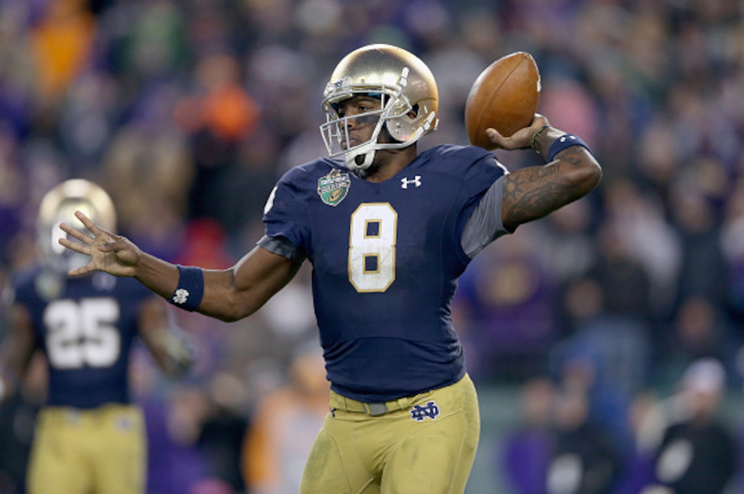NASHVILLE, TN - DECEMBER 30:  Malik Zaire #8 of the Notre Dame Fighting Irish passes the ball against the LSU Tigers during the Franklin American Mortgage Music City Bowl at LP Field on December 30, 2014 in Nashville, Tennessee.  (Photo by Andy Lyons/Gett