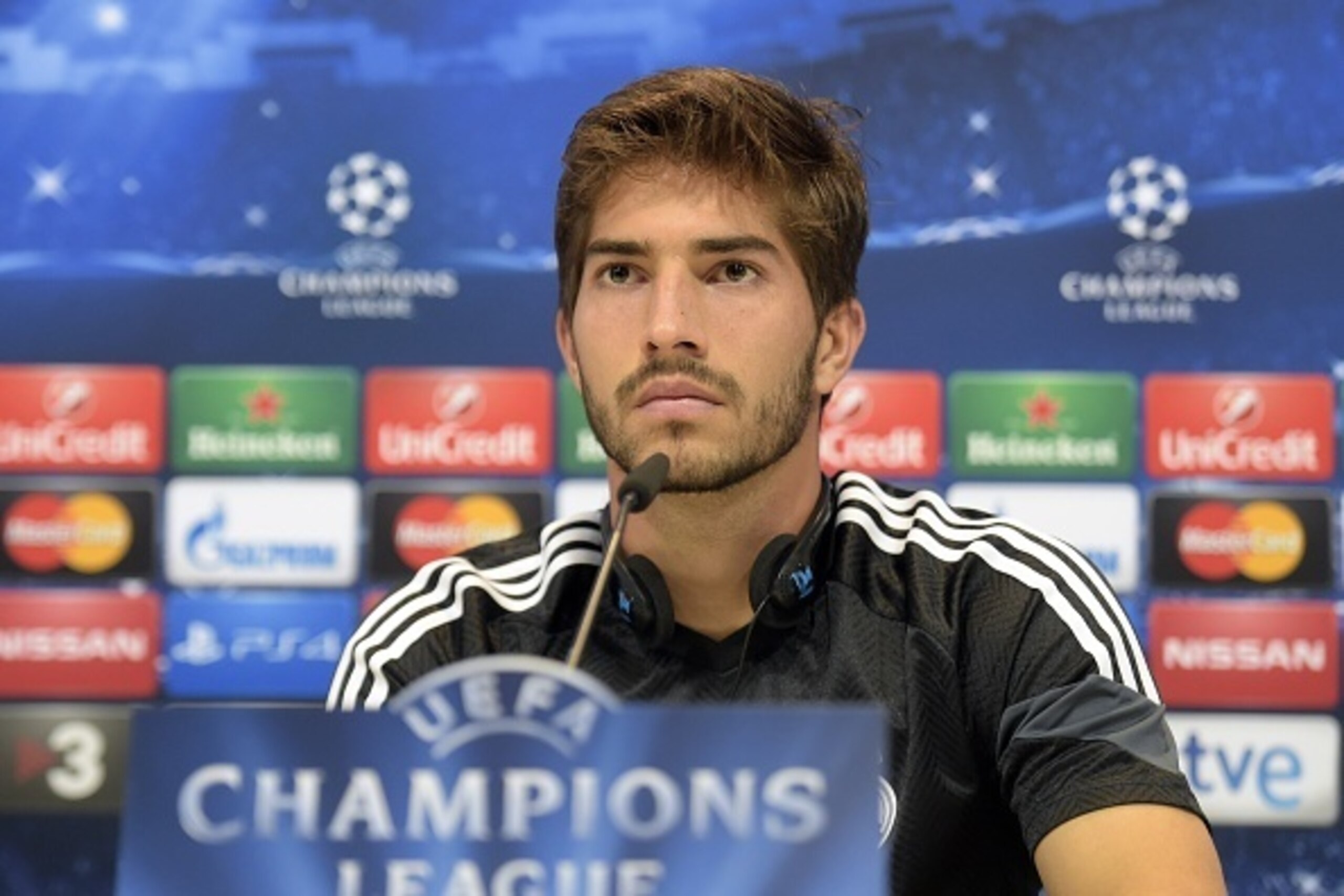 Real Madrid's Brazilian midfielder Lucas Silva attends a press conference on the eve of the UEFA Champions League football match Real Madrid CF vs FC Schalke 04 at Valdebebas training ground in Madrid on March 9, 2015.   AFP PHOTO / GERARD JULIEN        (