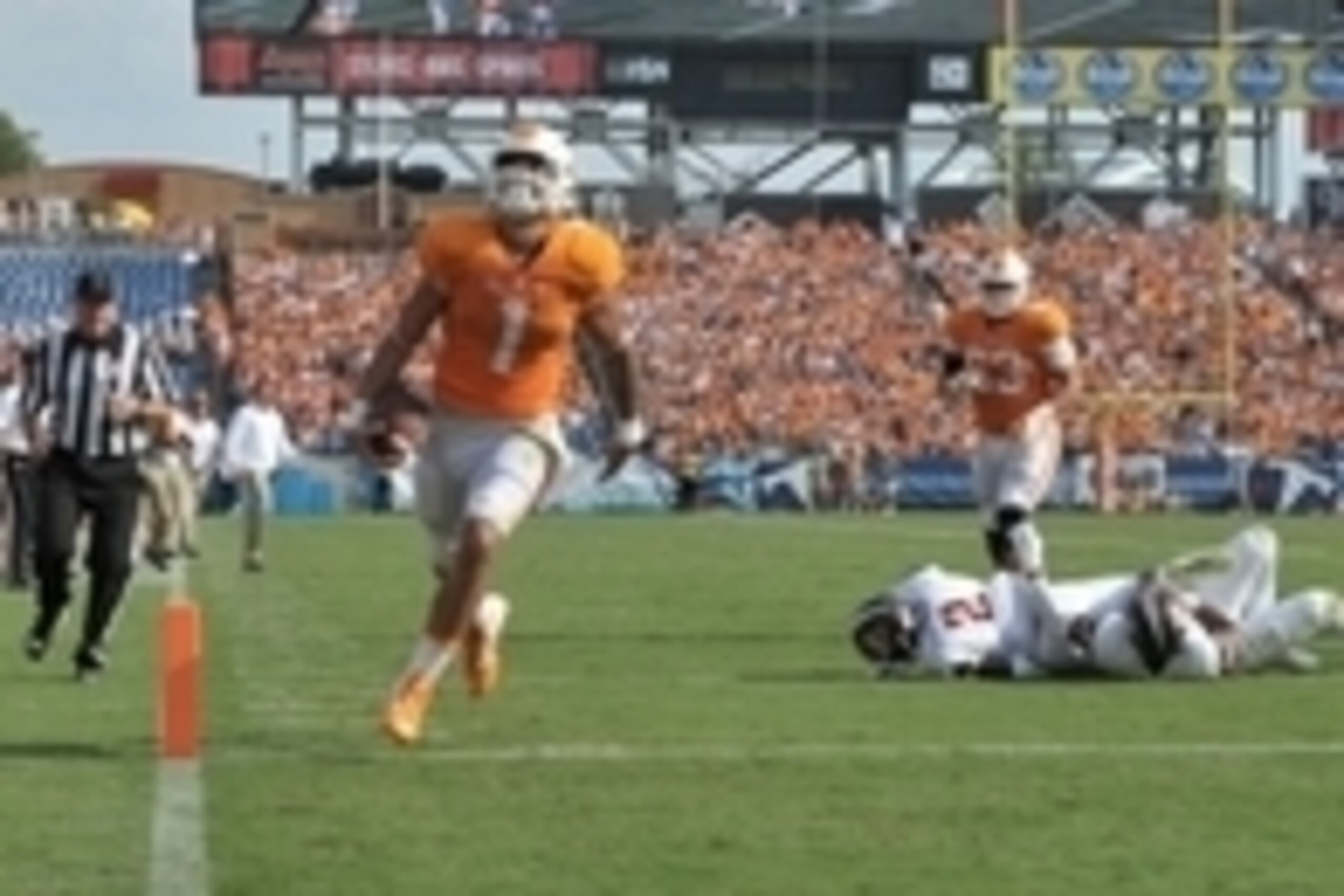 Sep 5, 2015; Nashville, TN, USA; Tennessee Volunteers running back Jalen Hurd (1) scores a touchdown against the Bowling Green Falcons during the first half at Nissan Stadium. Mandatory Credit: Jim Brown-USA TODAY Sports
