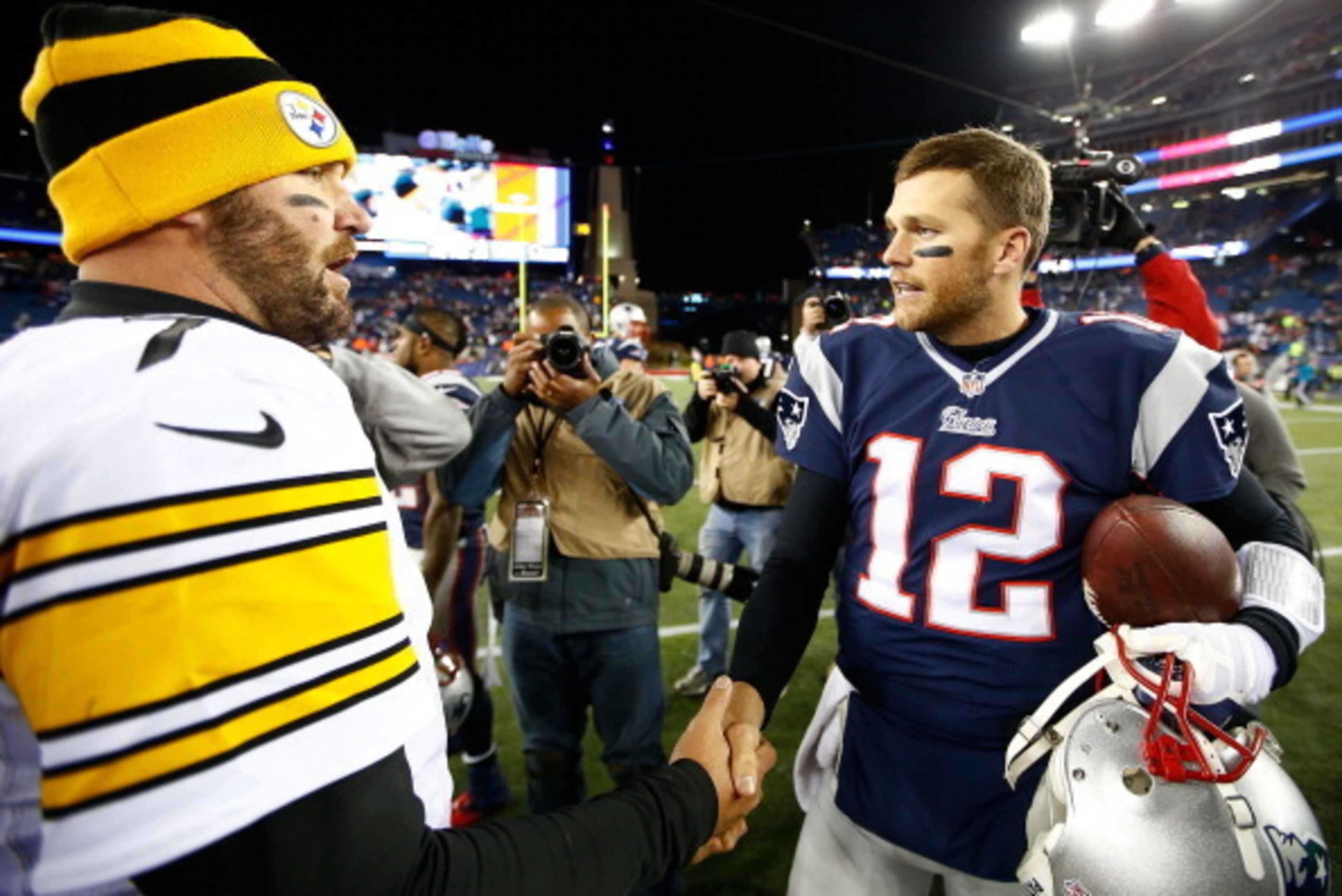 FOXBORO, MA - NOVEMBER 03: Ben Roethlisberger #7 of the Pittsburgh Steelers greets Tom Brady #12 of the New England Patriots following the game at Gillette Stadium on November 3, 2013 in Foxboro, Massachusetts. (Photo by Jared Wickerham/Getty Images) FOXBORO, MA - NOVEMBER 03: Ben Roethlisberger #7 of the Pittsburgh Steelers greets Tom Brady #12 of the New England Patriots following the game at Gillette Stadium on November 3, 2013 in Foxboro, Massachusetts. (Photo by Jared Wickerham/Getty Images)