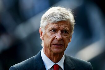 NEWCASTLE UPON TYNE, ENGLAND - AUGUST 29:  Head coach Arsene Wenger of Arsenal looks on during the Barclays Premier League match between Newcastle United and Arsenal at St James' Park on August 29, 2015 in Newcastle upon Tyne, England.  (Photo by Dean Mou