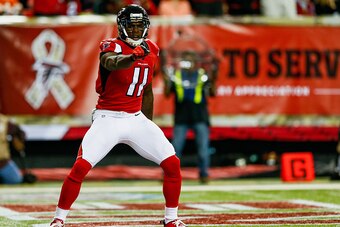 ATLANTA, GA - NOVEMBER 23:  Julio Jones #11 of the Atlanta Falcons celebraes a touchdown in the first half against the Cleveland Browns at Georgia Dome on November 23, 2014 in Atlanta, Georgia.  (Photo by Kevin C. Cox/Getty Images)