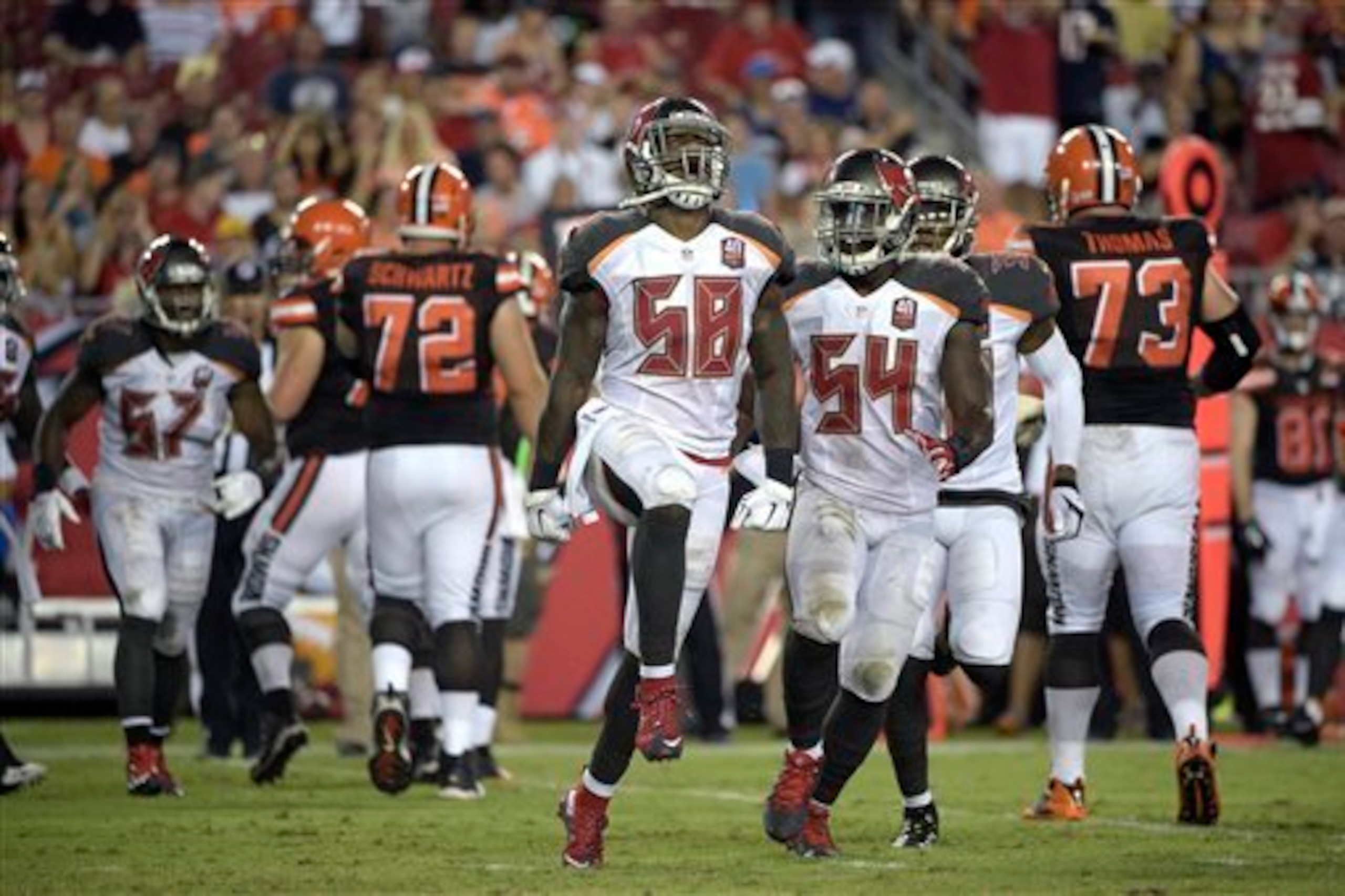 Athletic linebackers like Lavonte David (54) and Kwon Alexander (58) will be key to stopping Titans QB Marcus Mariota, both in coverage and as blitzers.