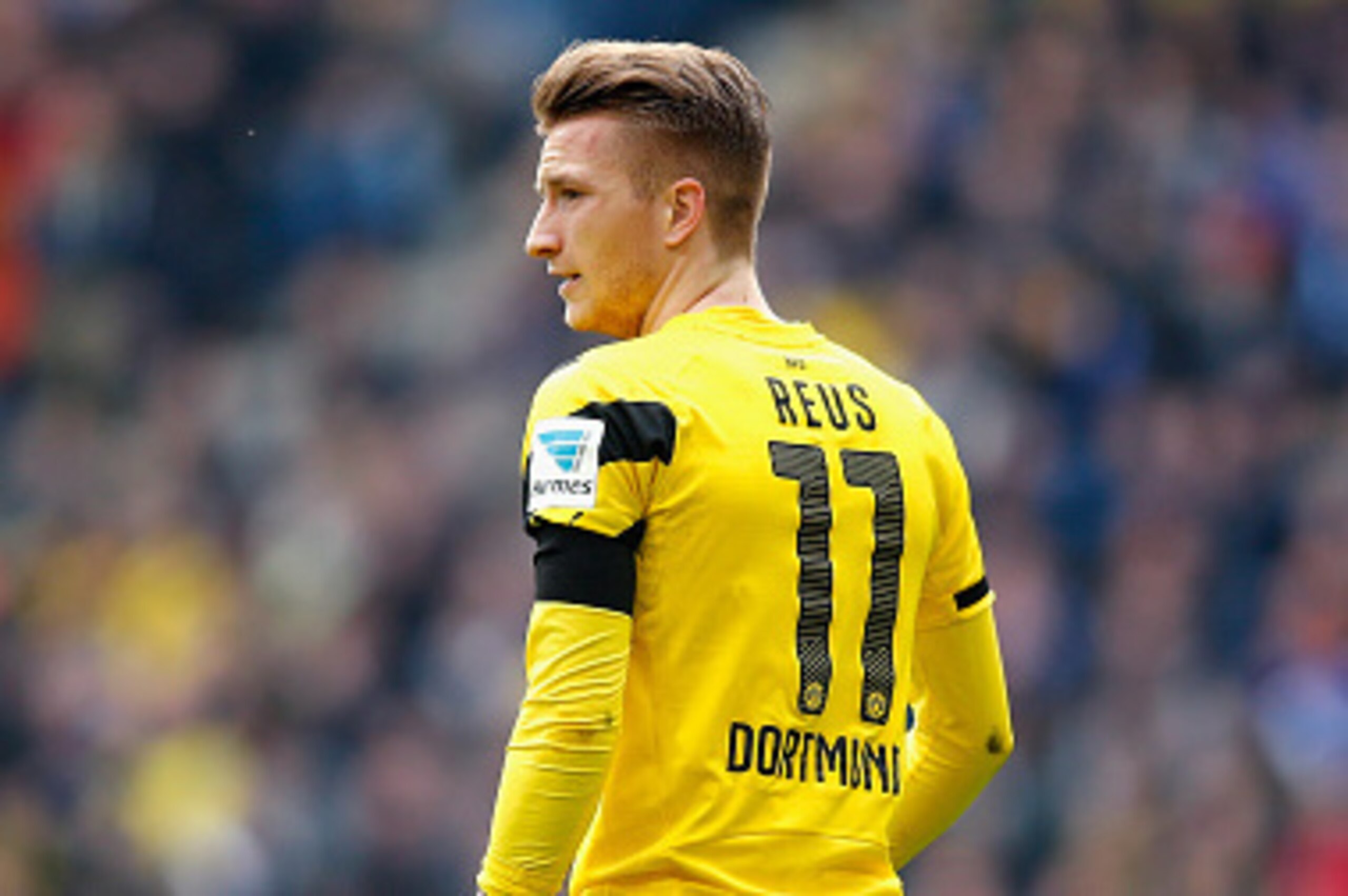 HAMBURG, GERMANY - MARCH 07:  Marco Reus of Dortmund looks on during the First Bundesliga match between Hamburger SV and Borussia Dortmund at Imtech Arena on March 7, 2015 in Hamburg, Germany.  (Photo by Boris Streubel/Getty Images)